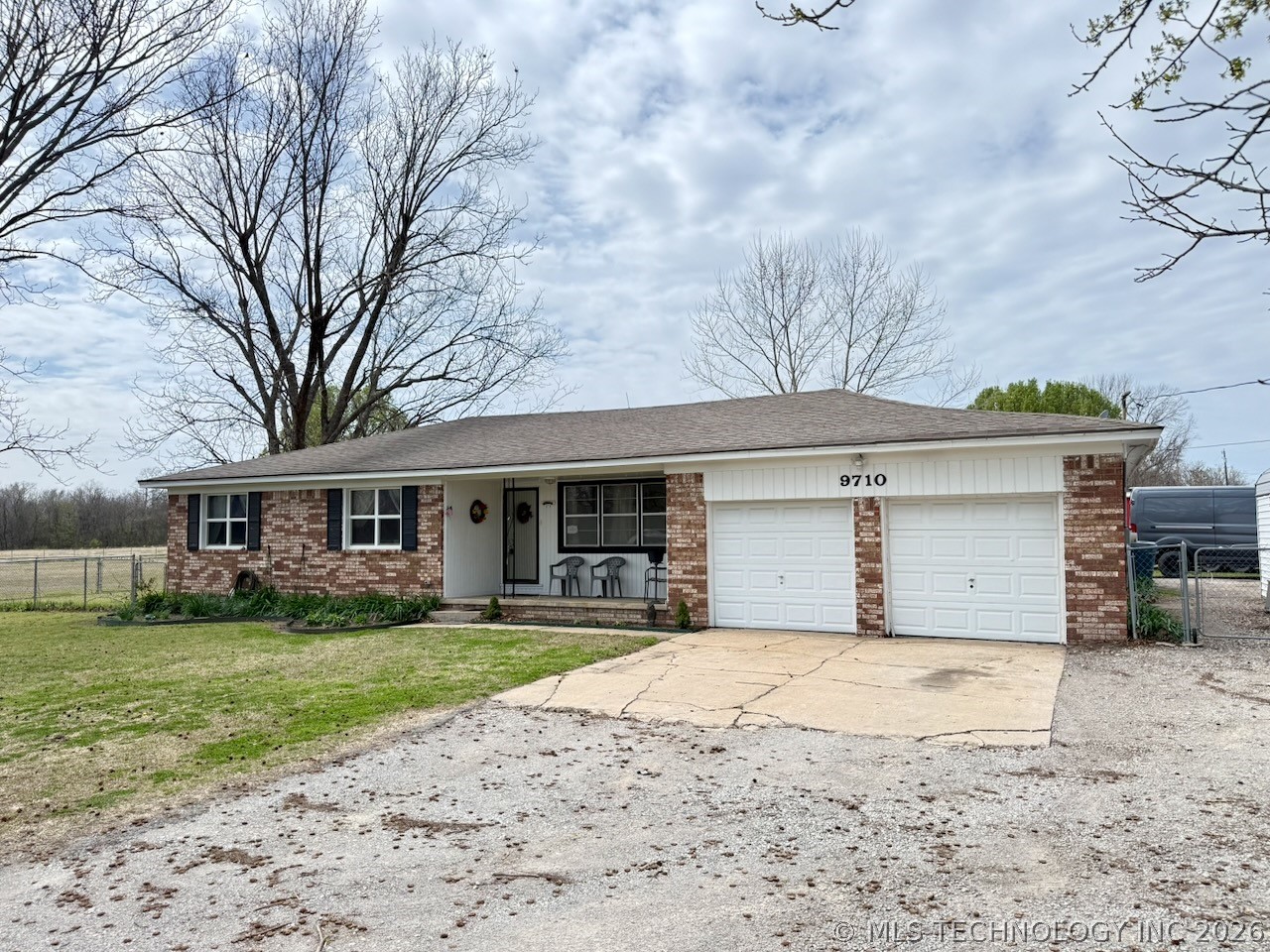 9710 S 193rd East Avenue Property Photo 2