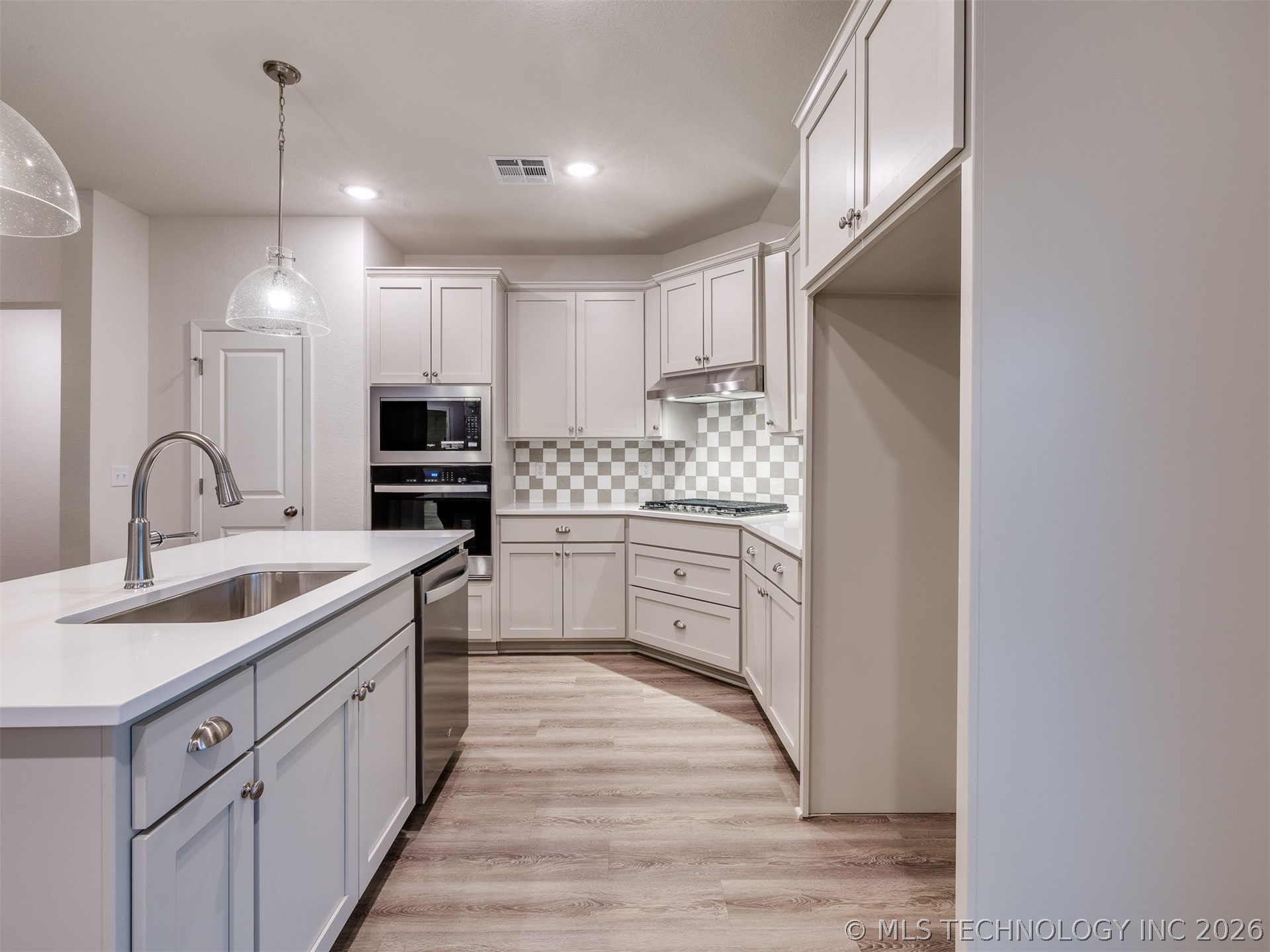 3217 E 147th Place S Property Photo 18