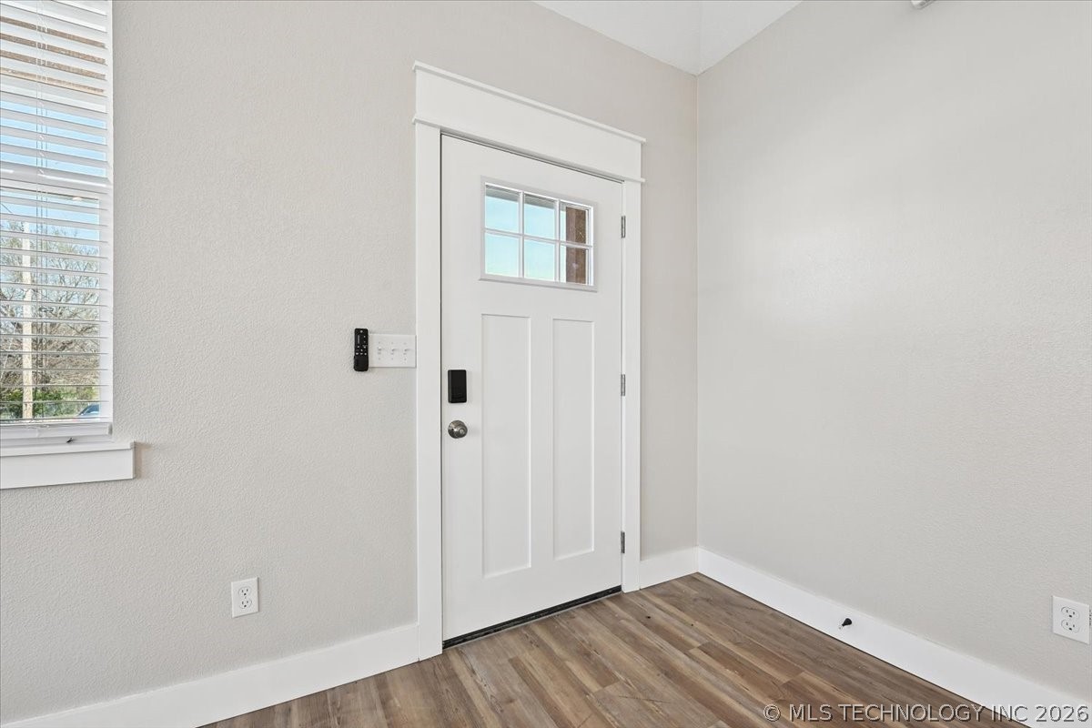 1846 N Utica Avenue Property Photo 10