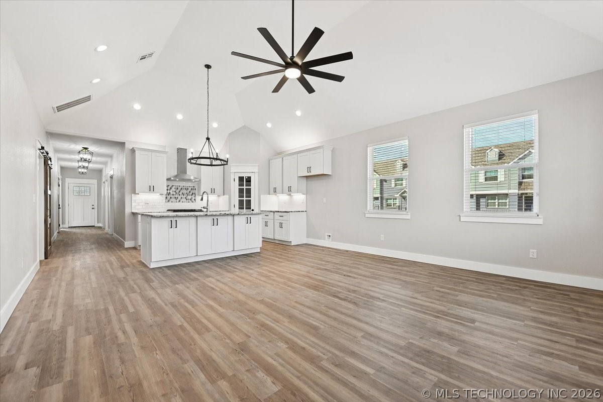1846 N Utica Avenue Property Photo 11