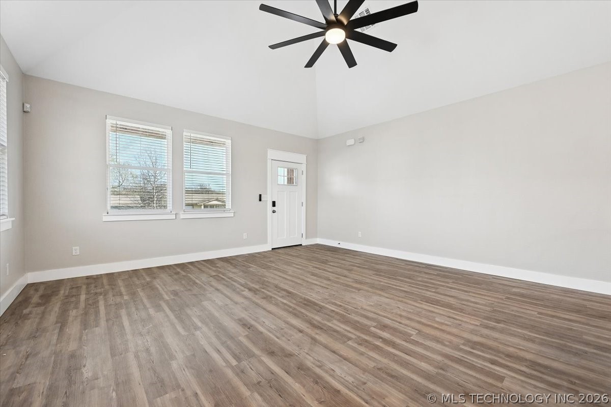 1846 N Utica Avenue Property Photo 14