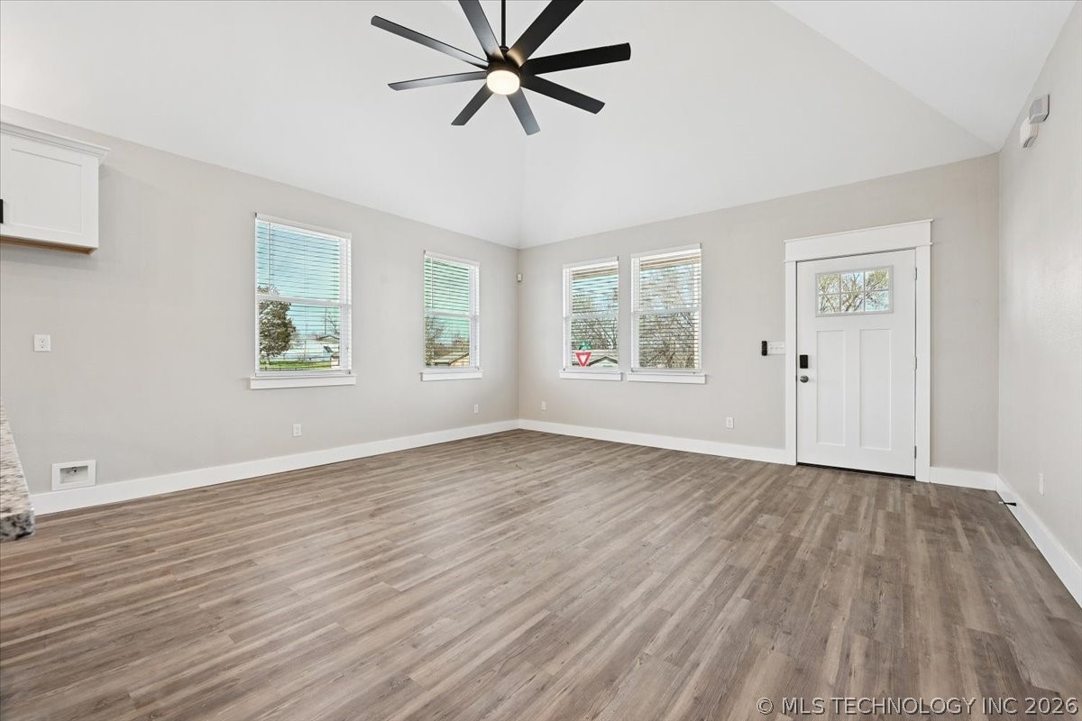 1846 N Utica Avenue Property Photo 15