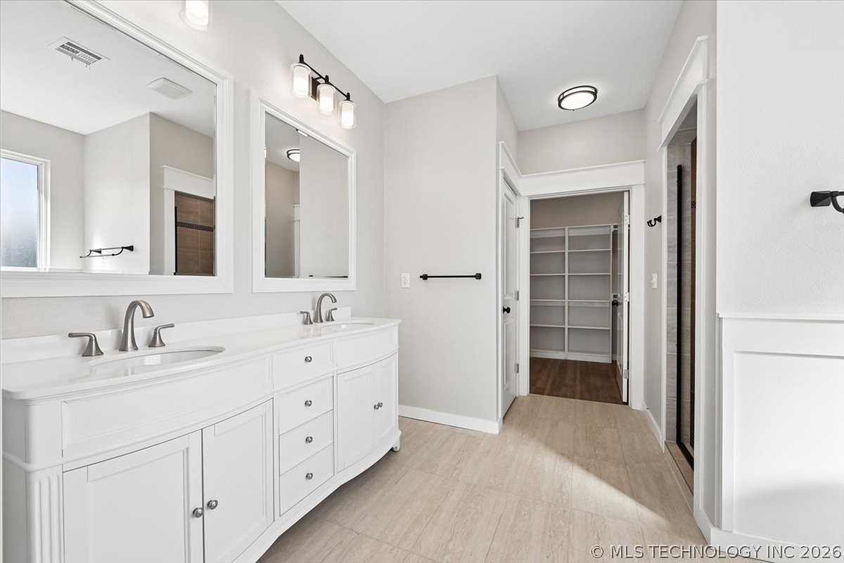 1846 N Utica Avenue Property Photo 21