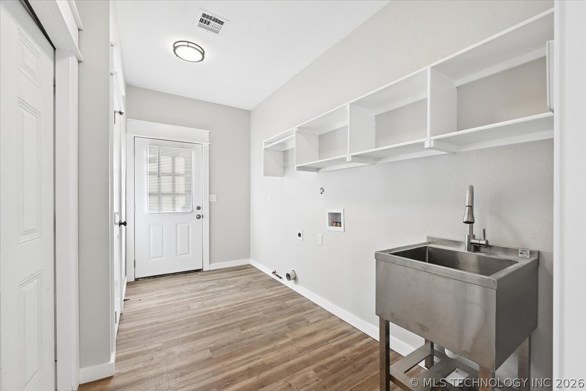 1846 N Utica Avenue Property Photo 32