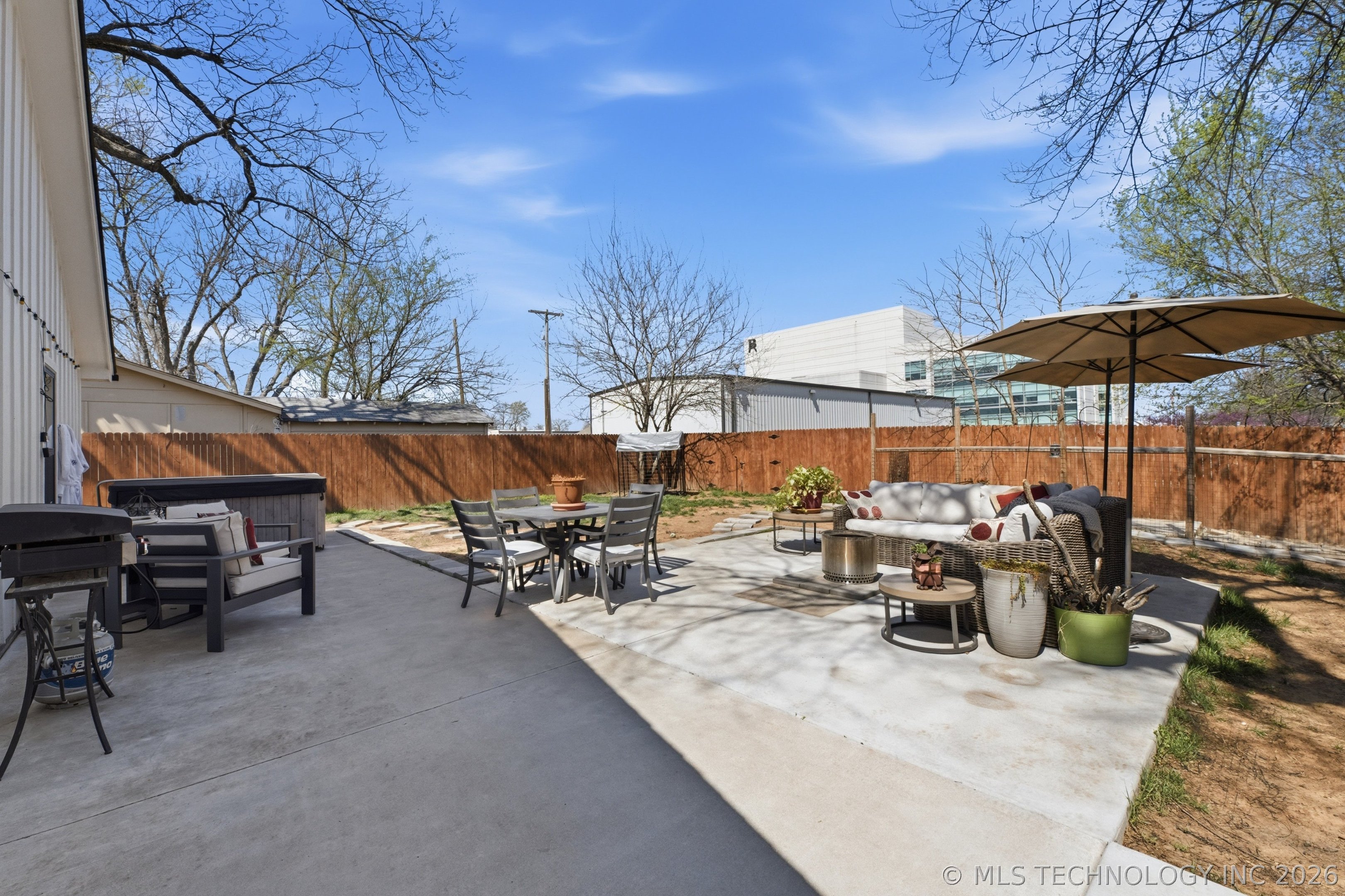 128 S Jackson Street Property Photo 8