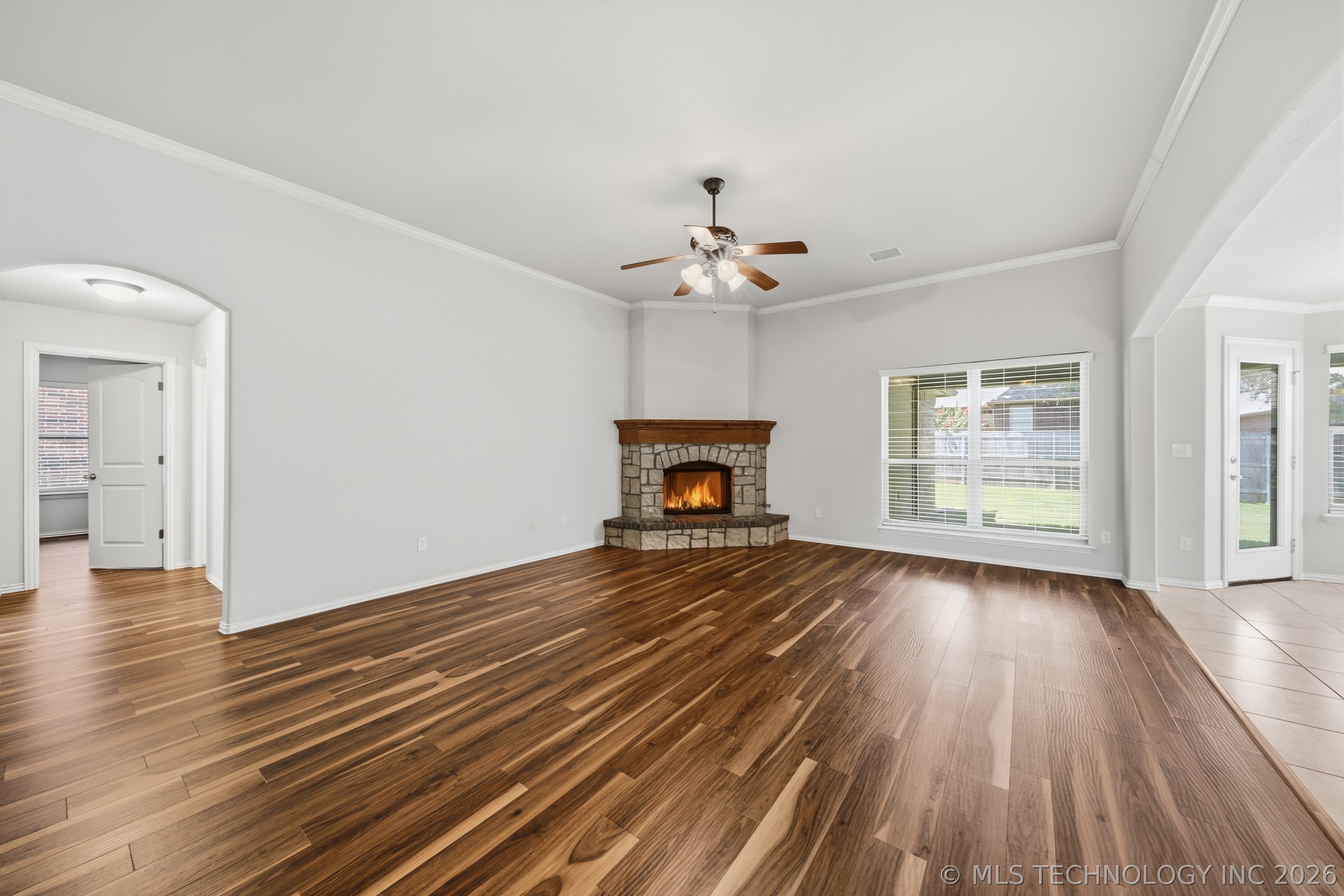 1808 E Jacksonville Street Property Photo 7