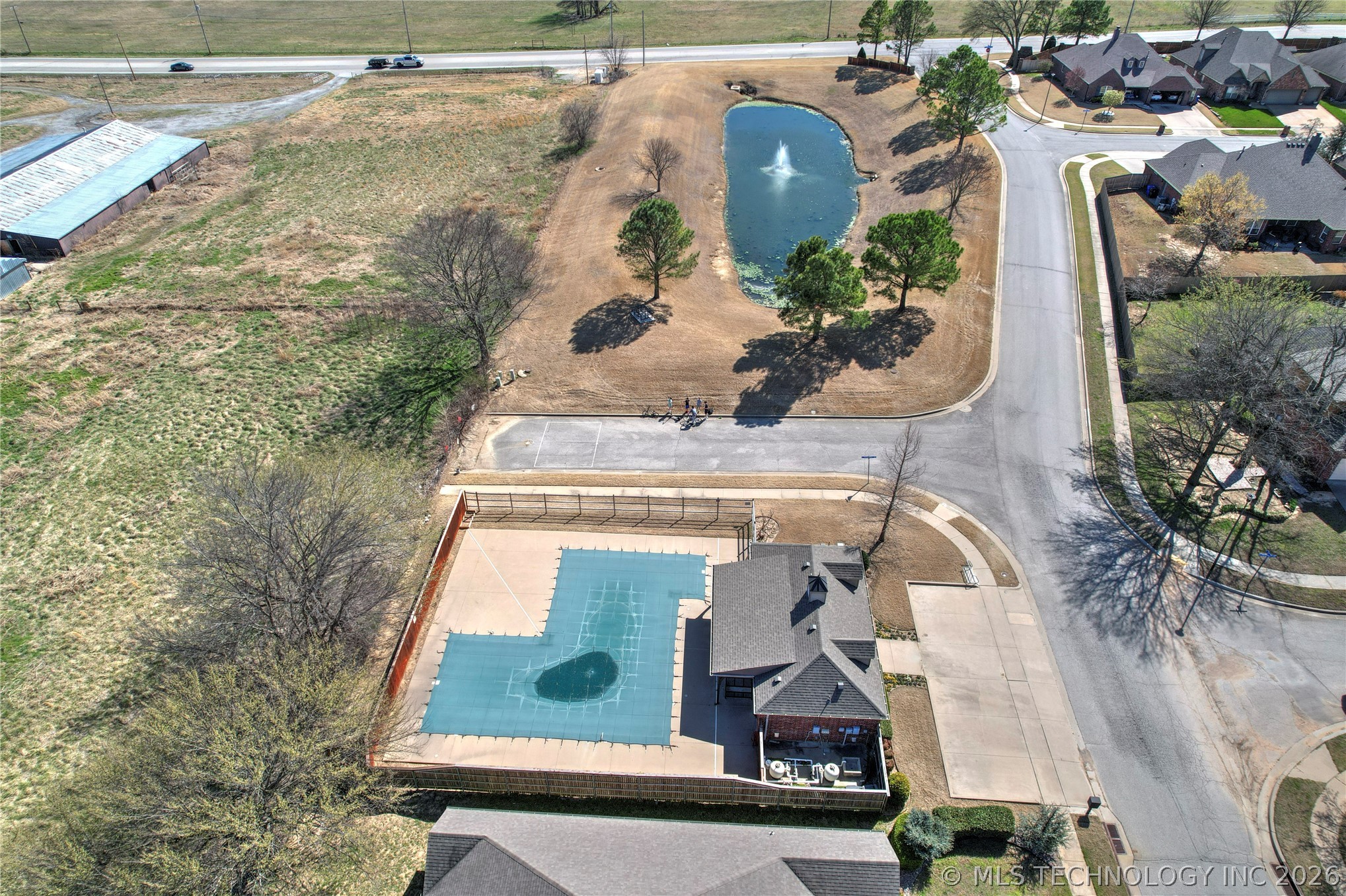 1808 E Jacksonville Street Property Photo 43