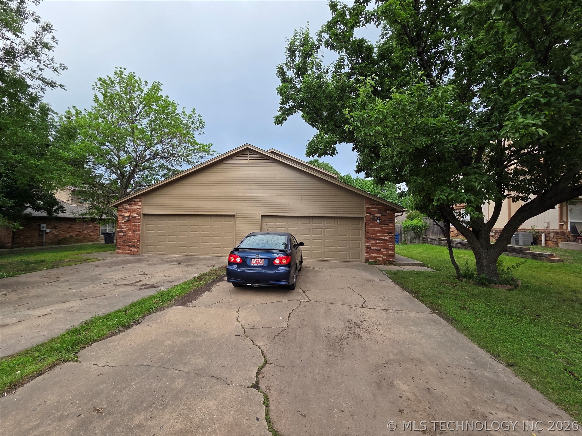 6760 S 78th East Avenue Property Photo 1