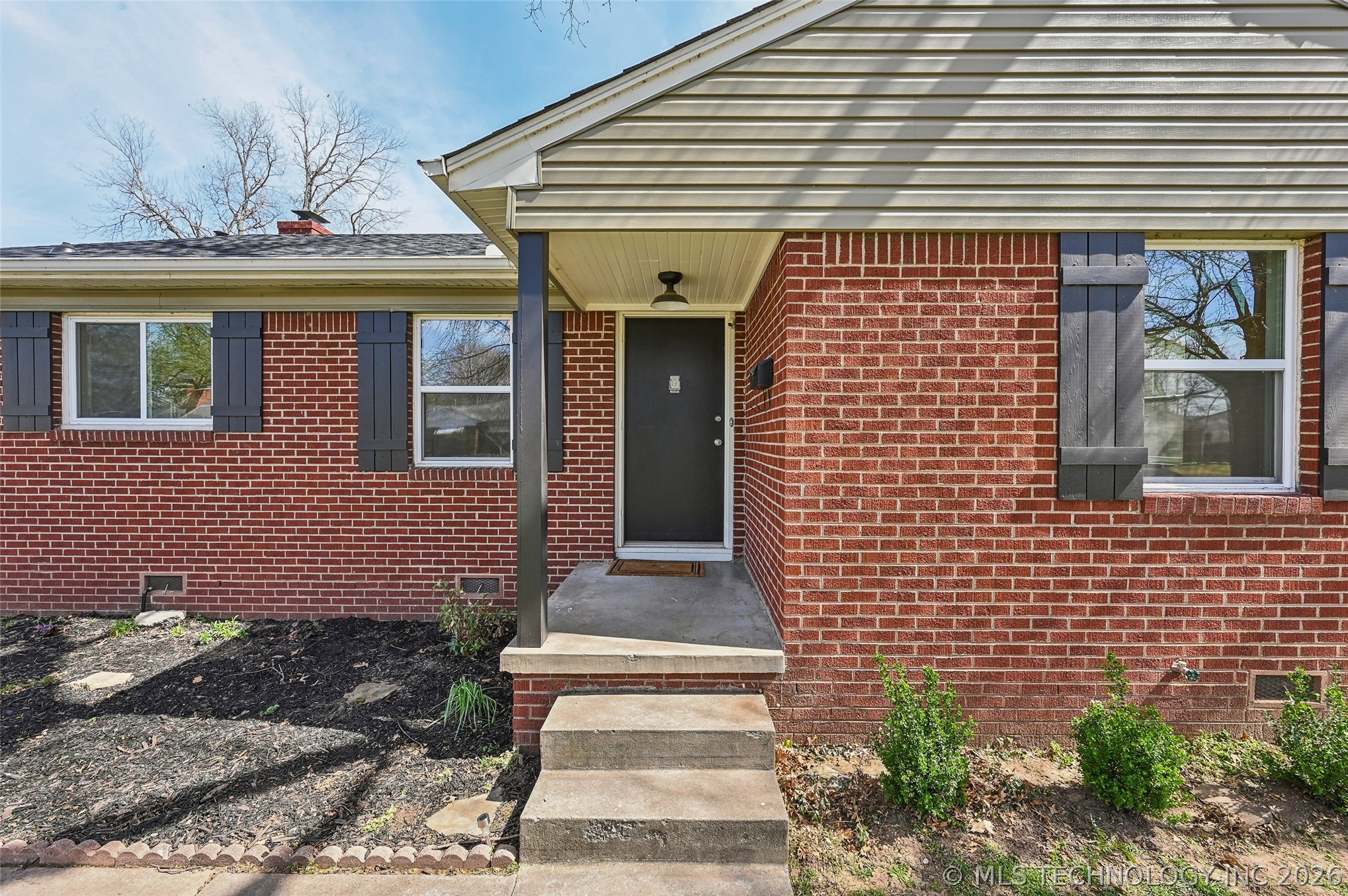 4931 S Madison Avenue Property Photo 2