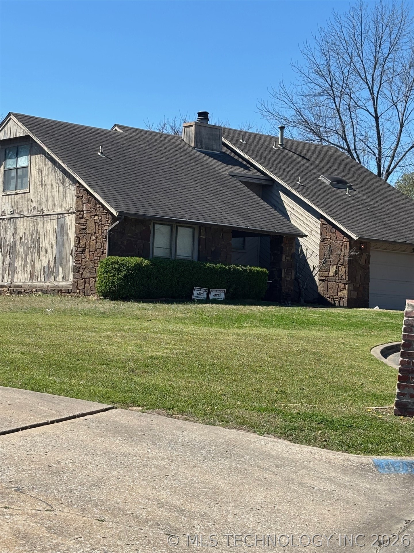 8702 E 91st Place
