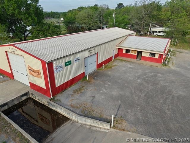 910 W 1st Street Property Photo 1