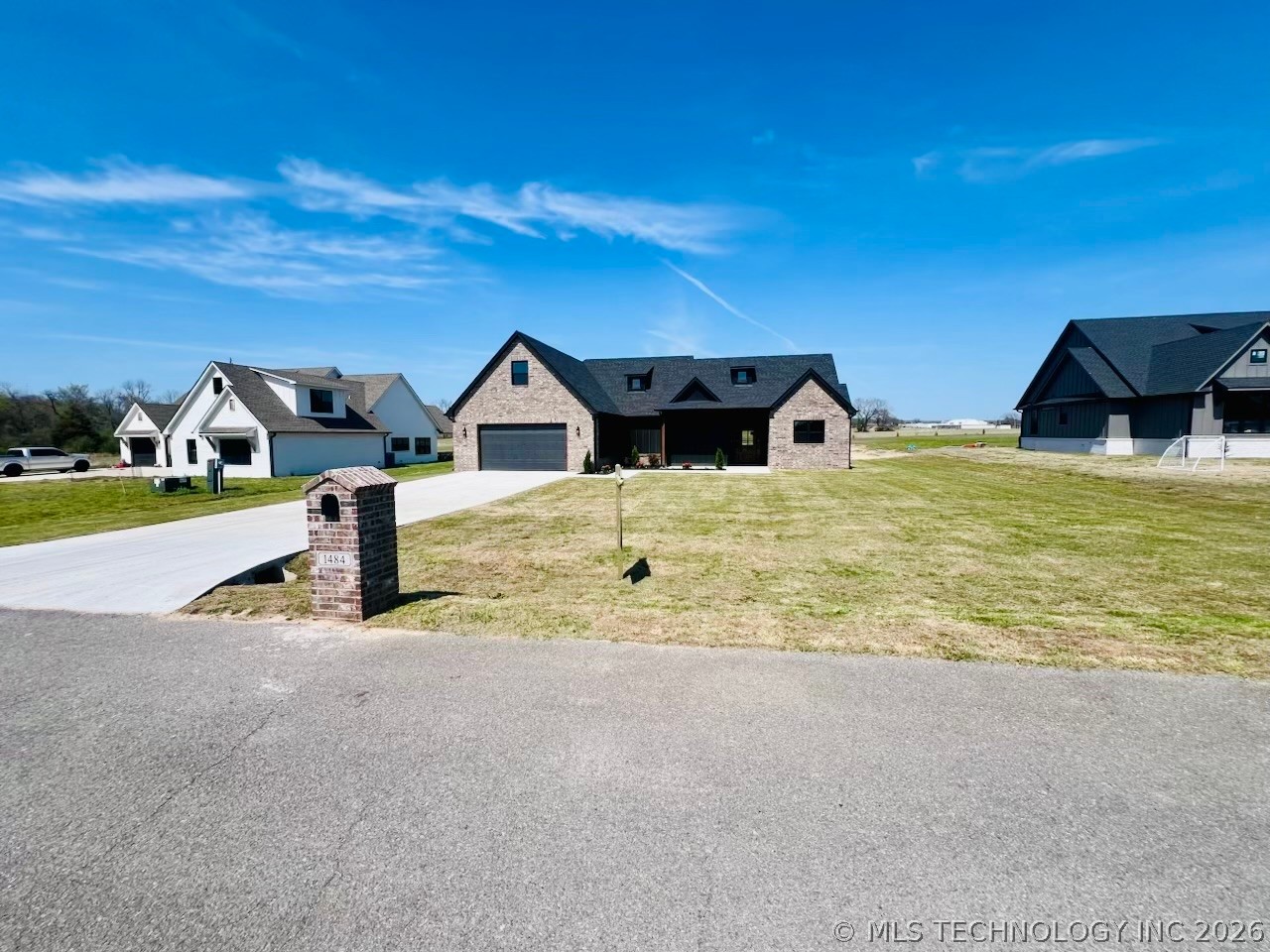 1484 Darlene Lane Property Photo 2