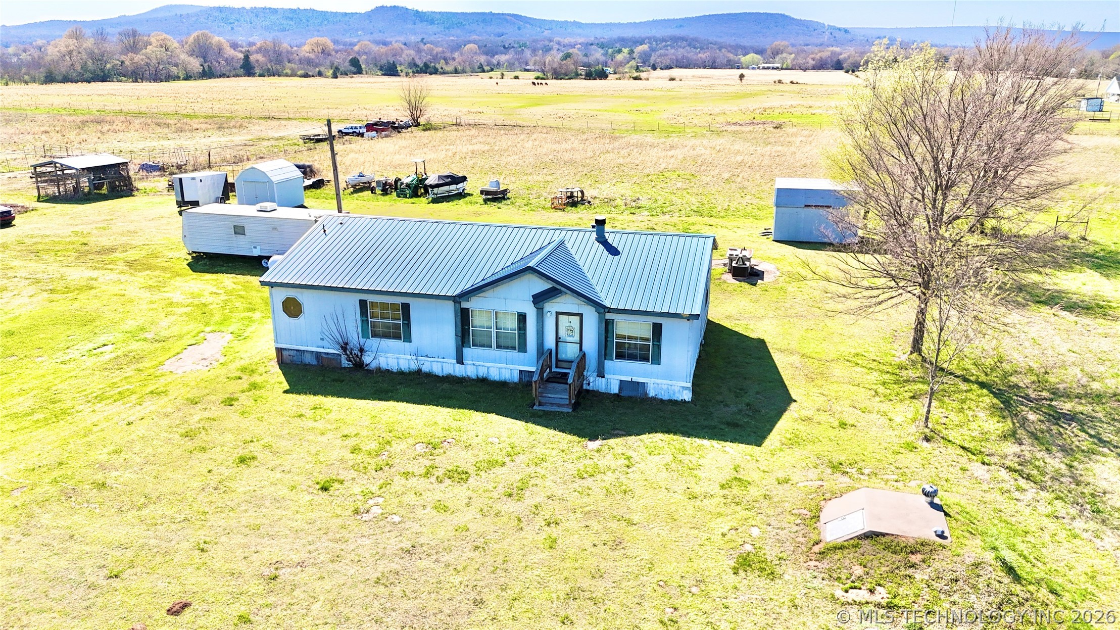10098 N County Road 4295 Road Property Photo 3