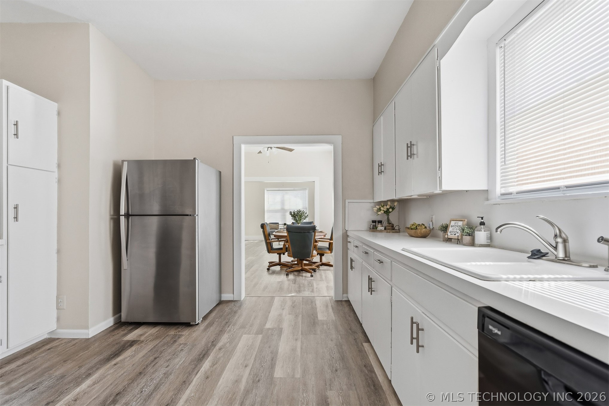1125 Bixby Property Photo 12