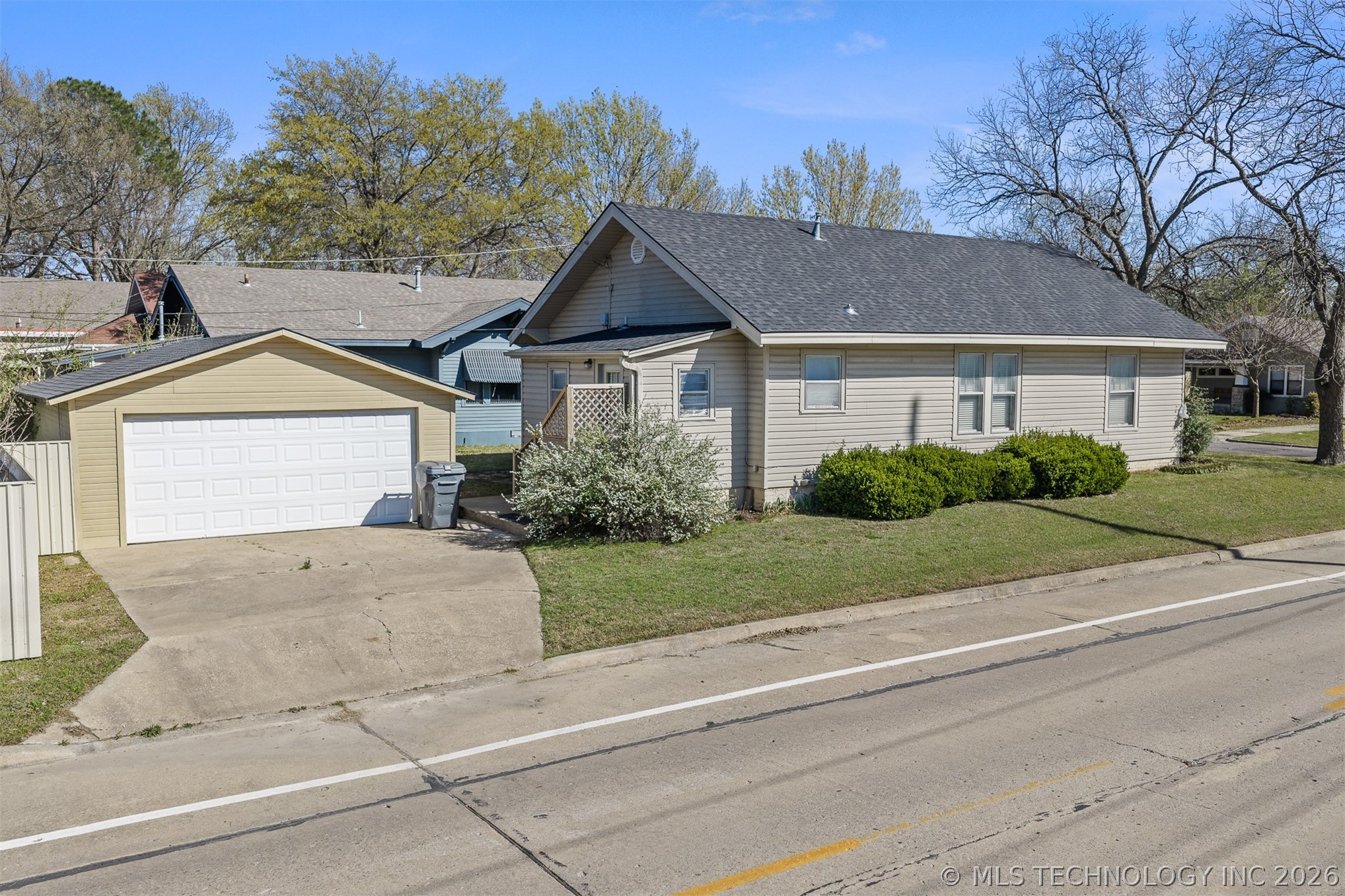 1125 Bixby Property Photo 21