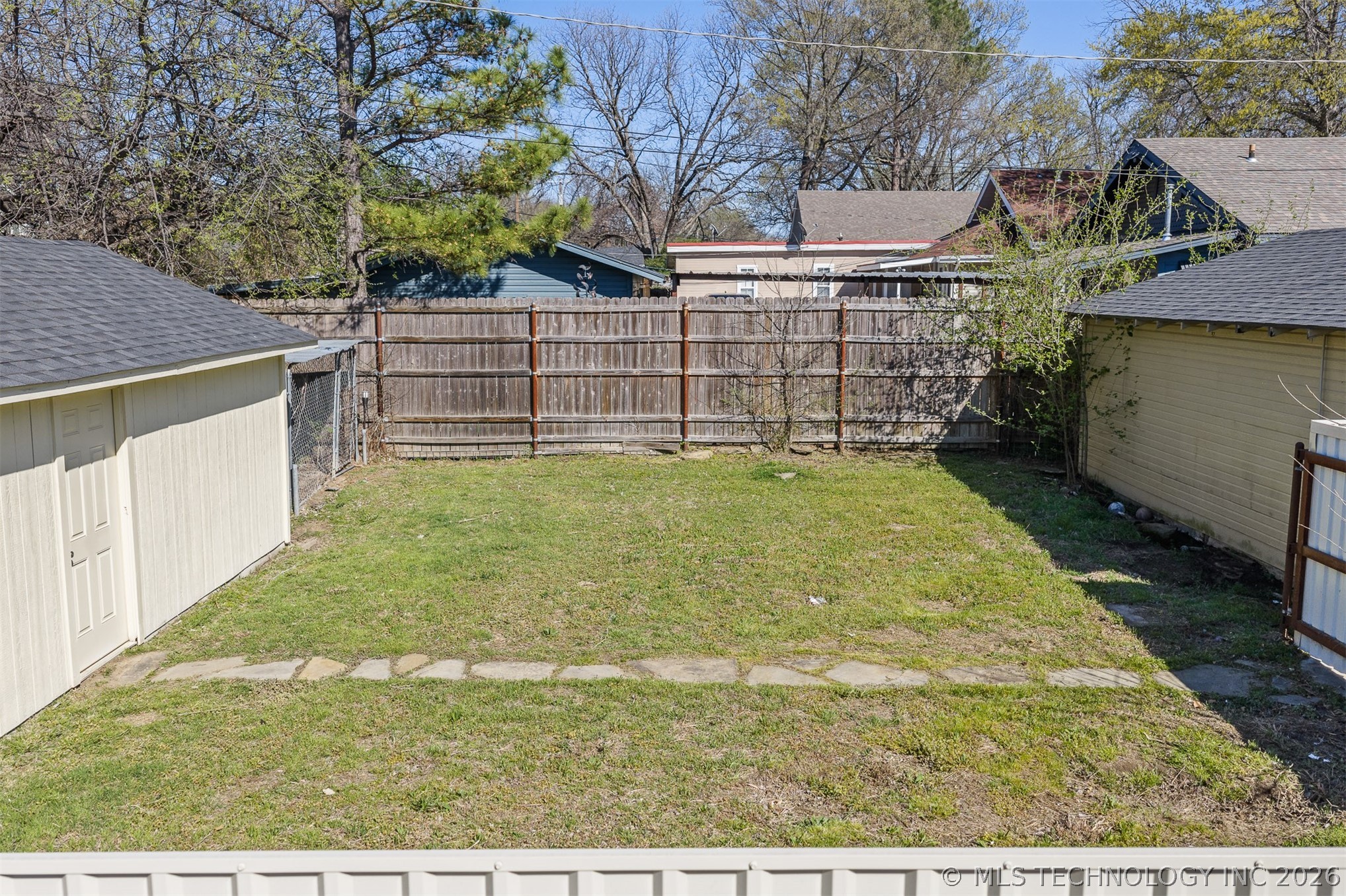 1125 Bixby Property Photo 22
