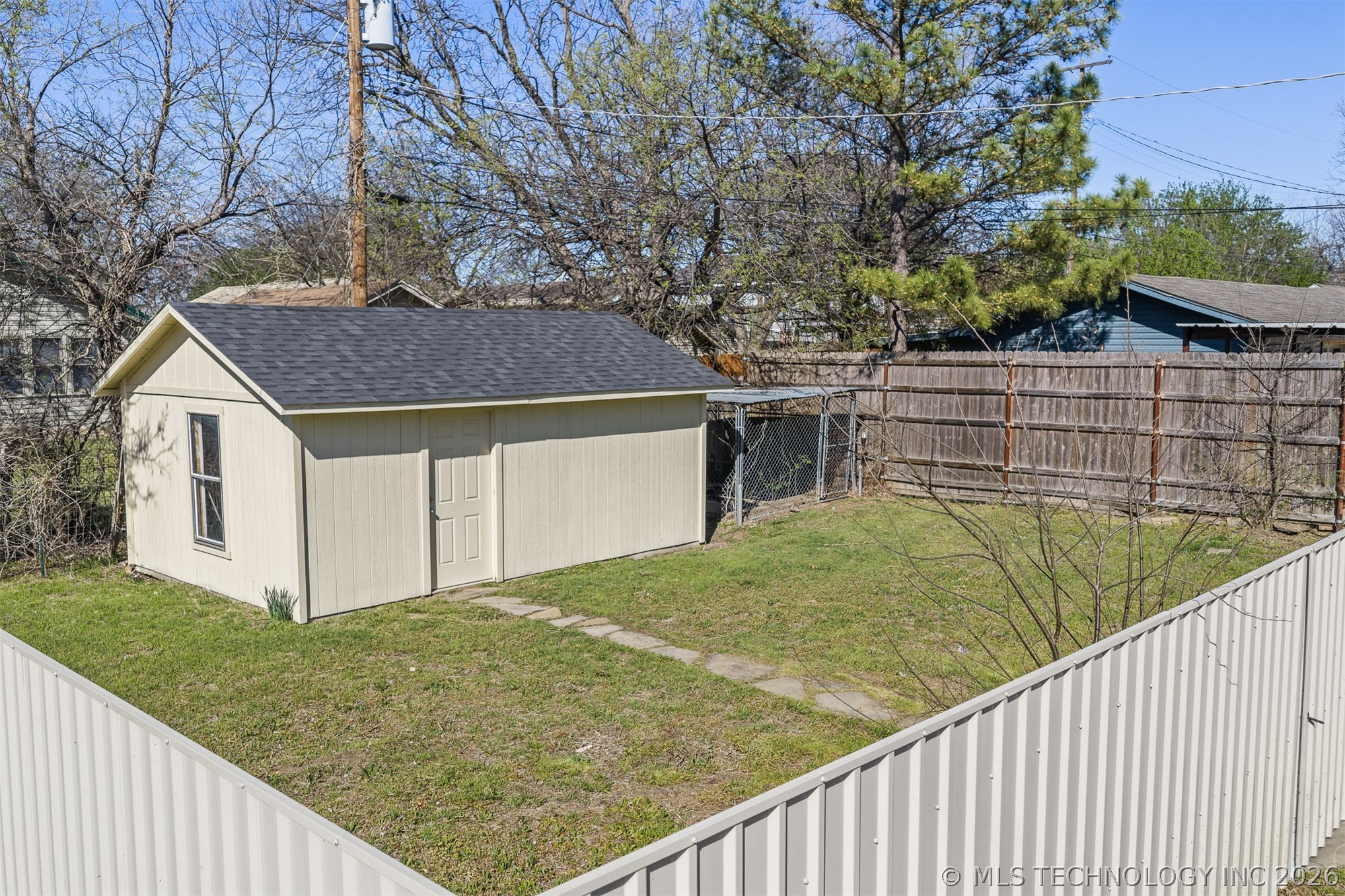 1125 Bixby Property Photo 23