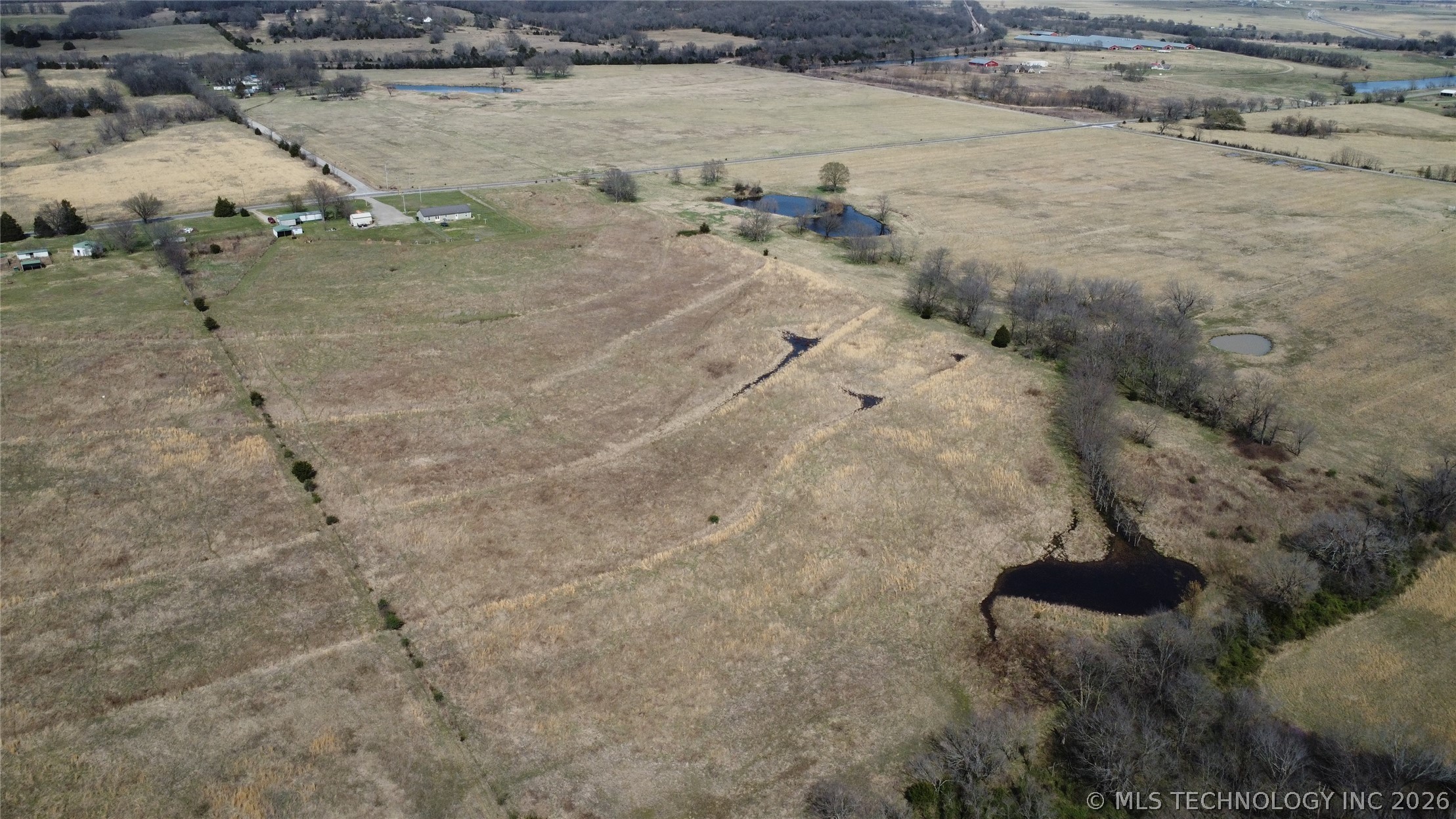 25568 E 320 Road Property Photo 2