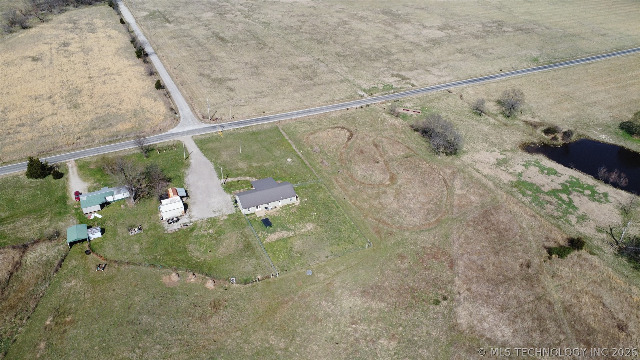 25568 E 320 Road Property Photo 5
