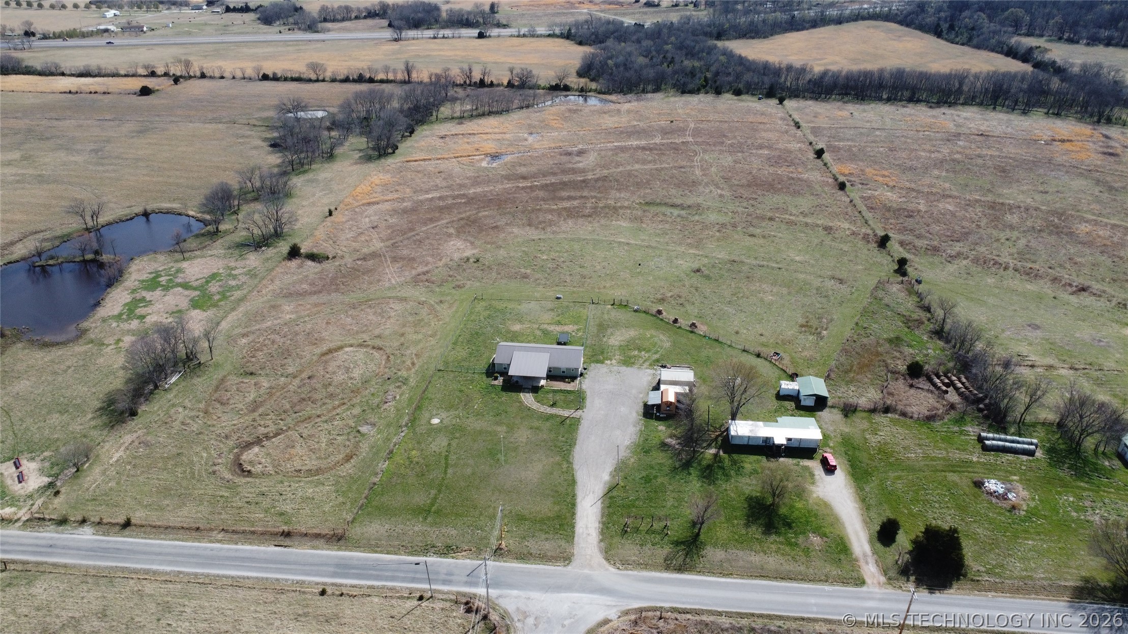 25568 E 320 Road Property Photo 10