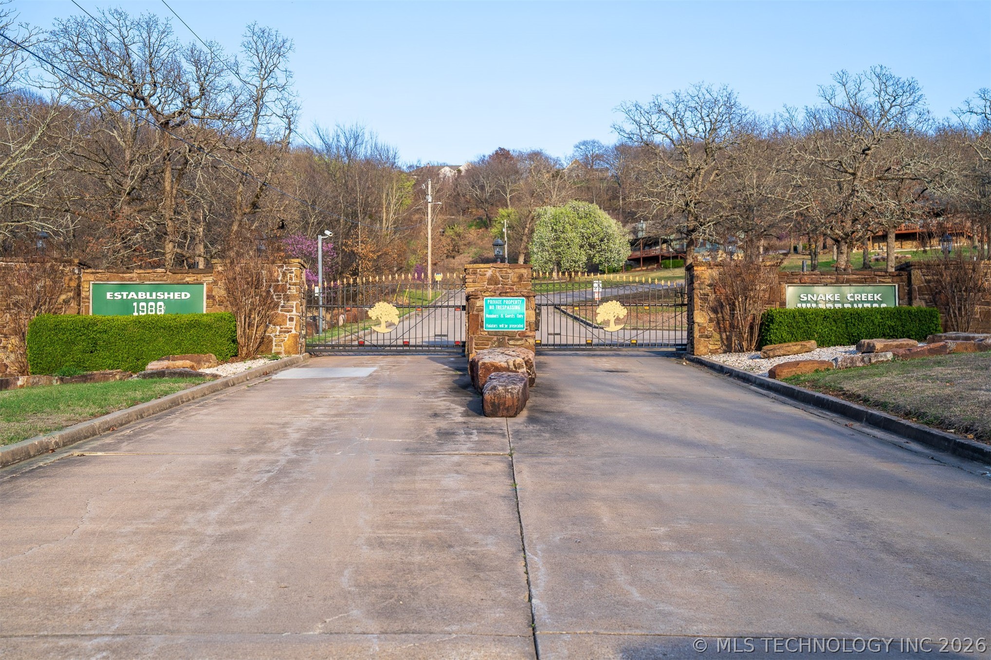 Summit Road Property Photo 8