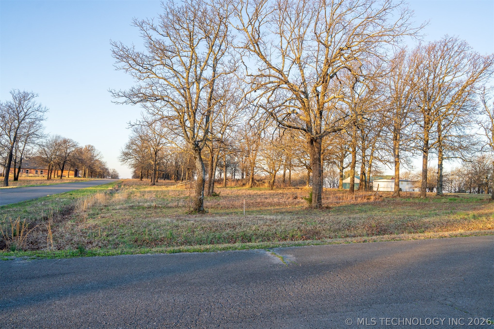 Summit Road Property Photo 16