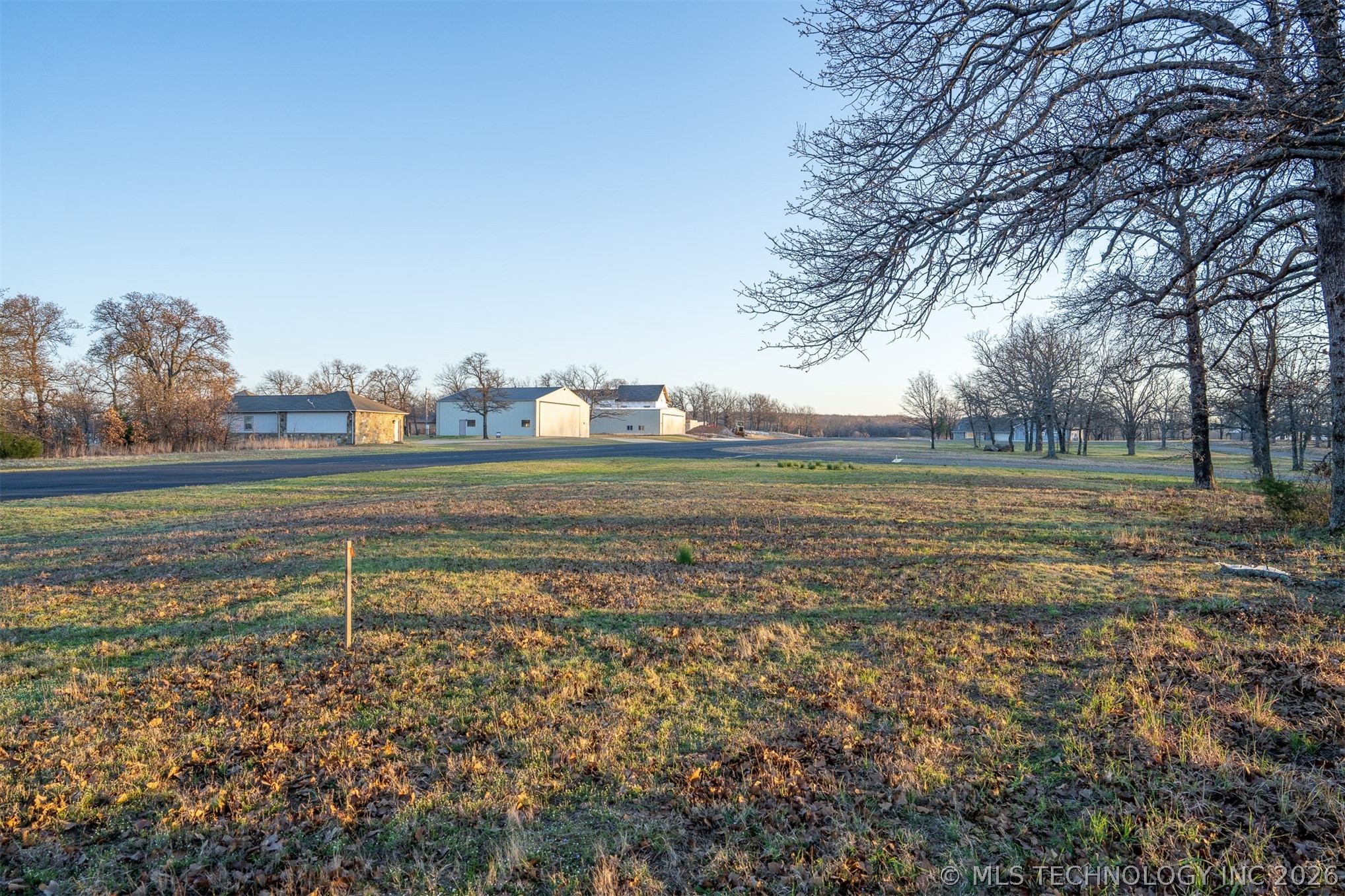 Summit Road Property Photo 34