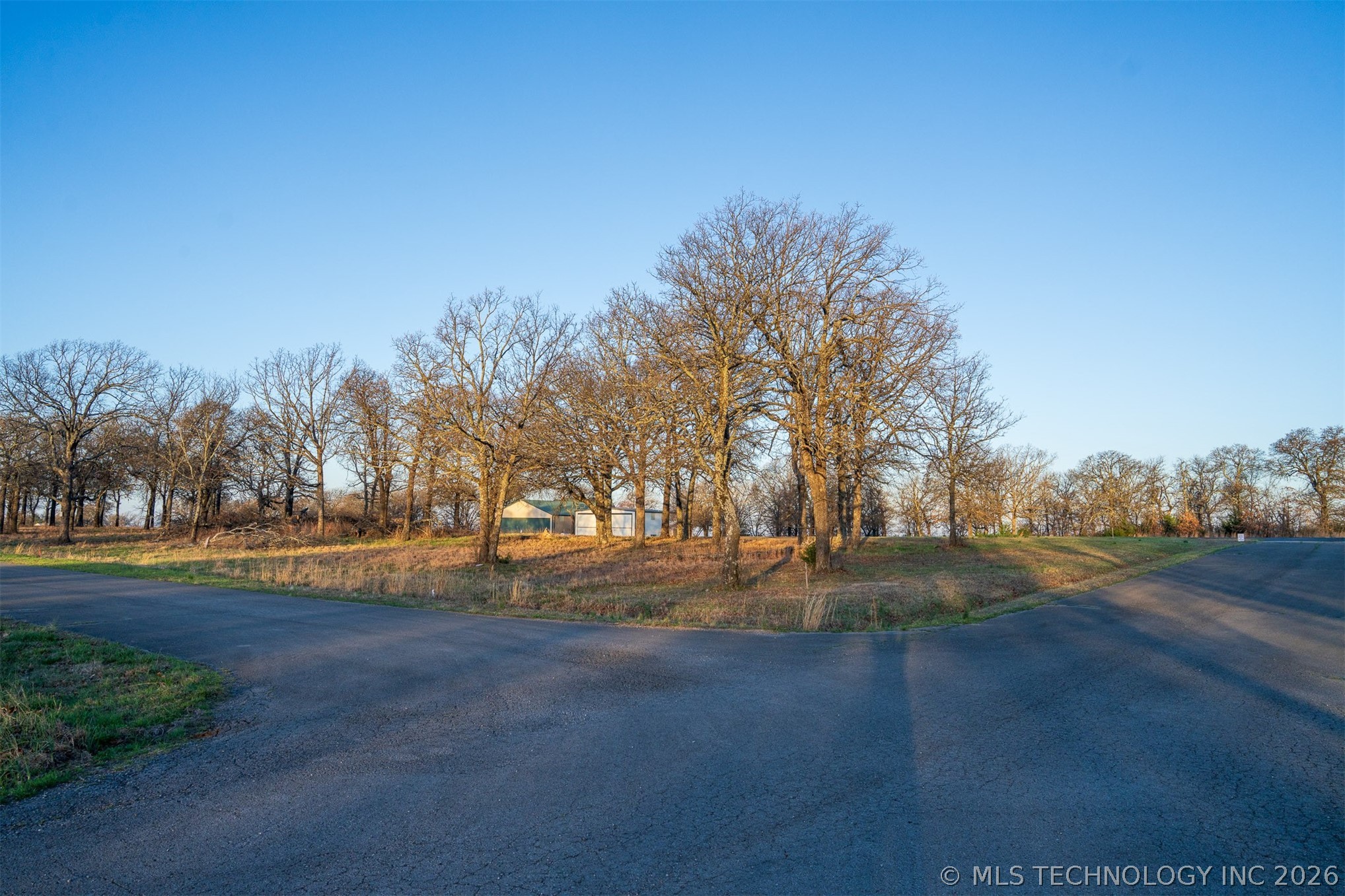 Summit Road Property Photo 35