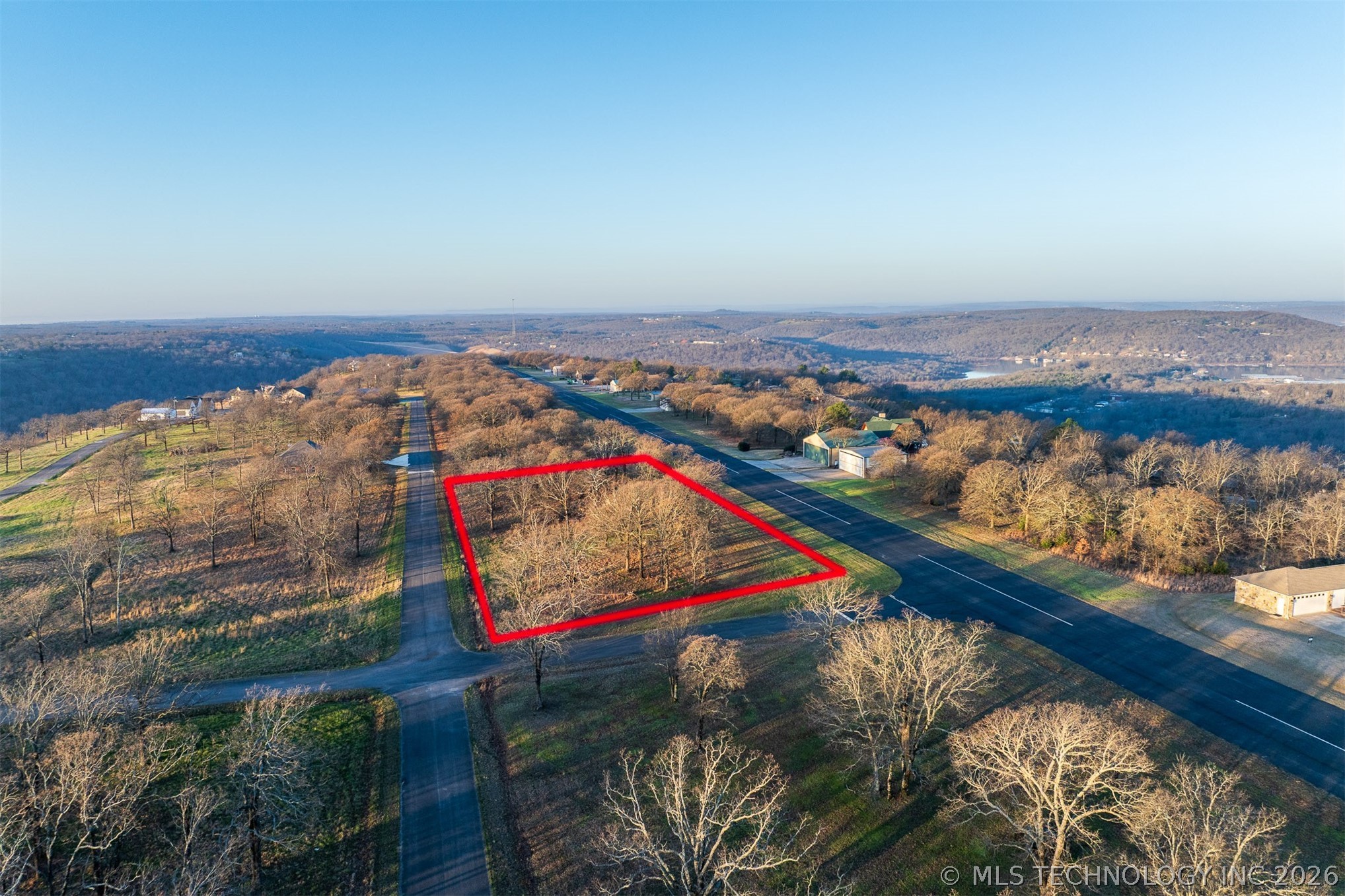 Summit Road Property Photo 42