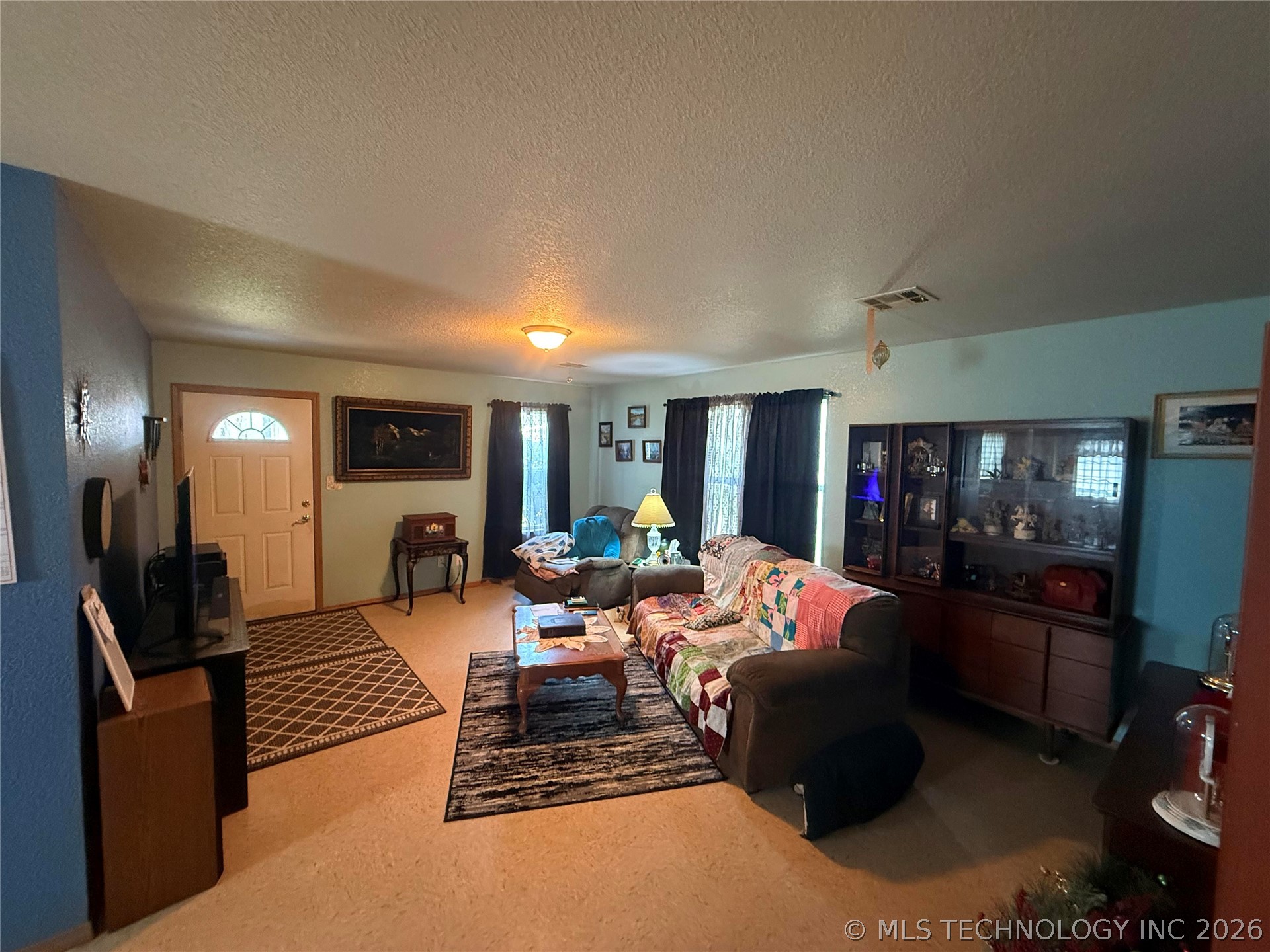 699 Cox Lane Property Photo 4