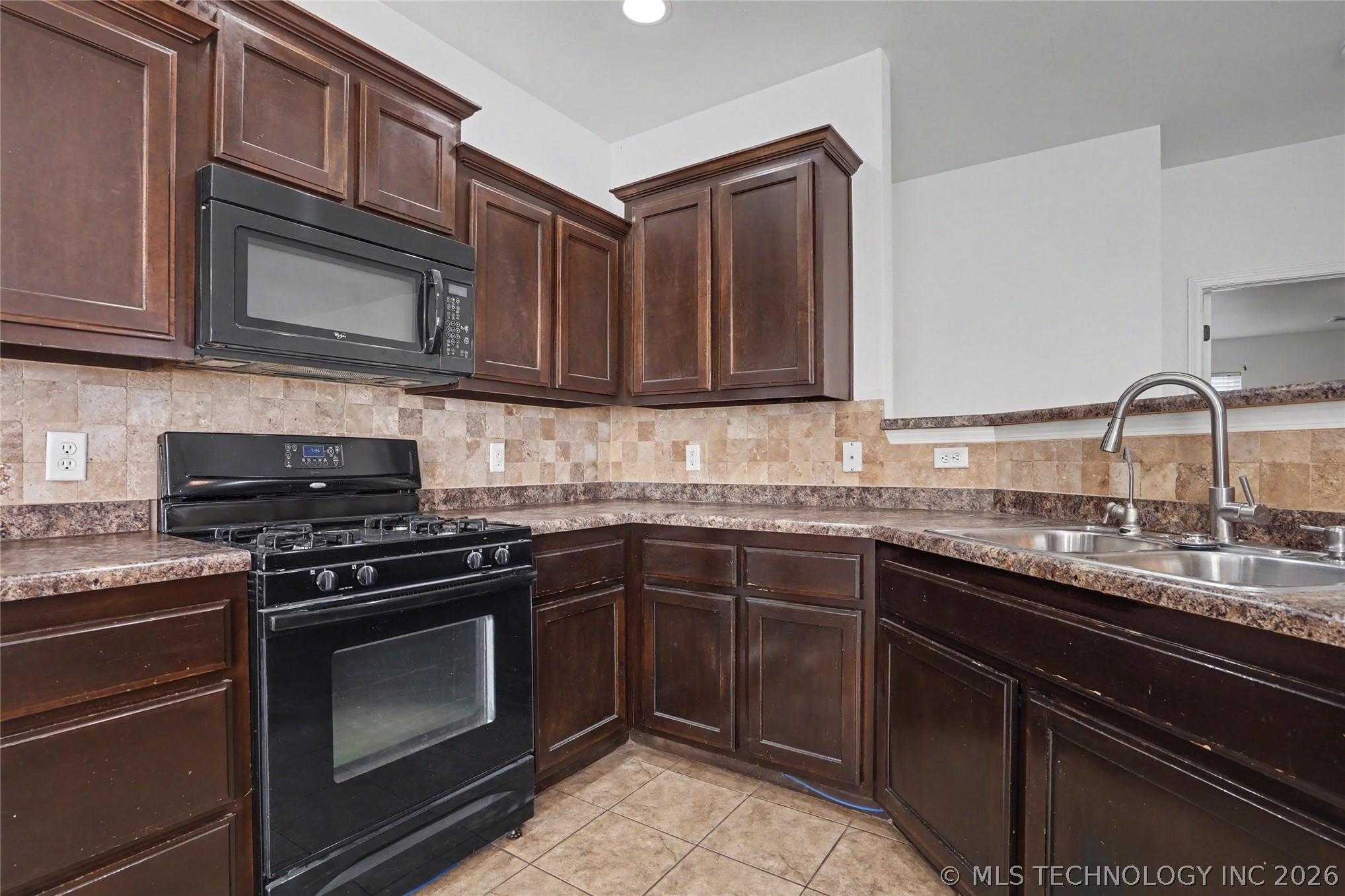 9278 S 254th East Avenue Property Photo 33