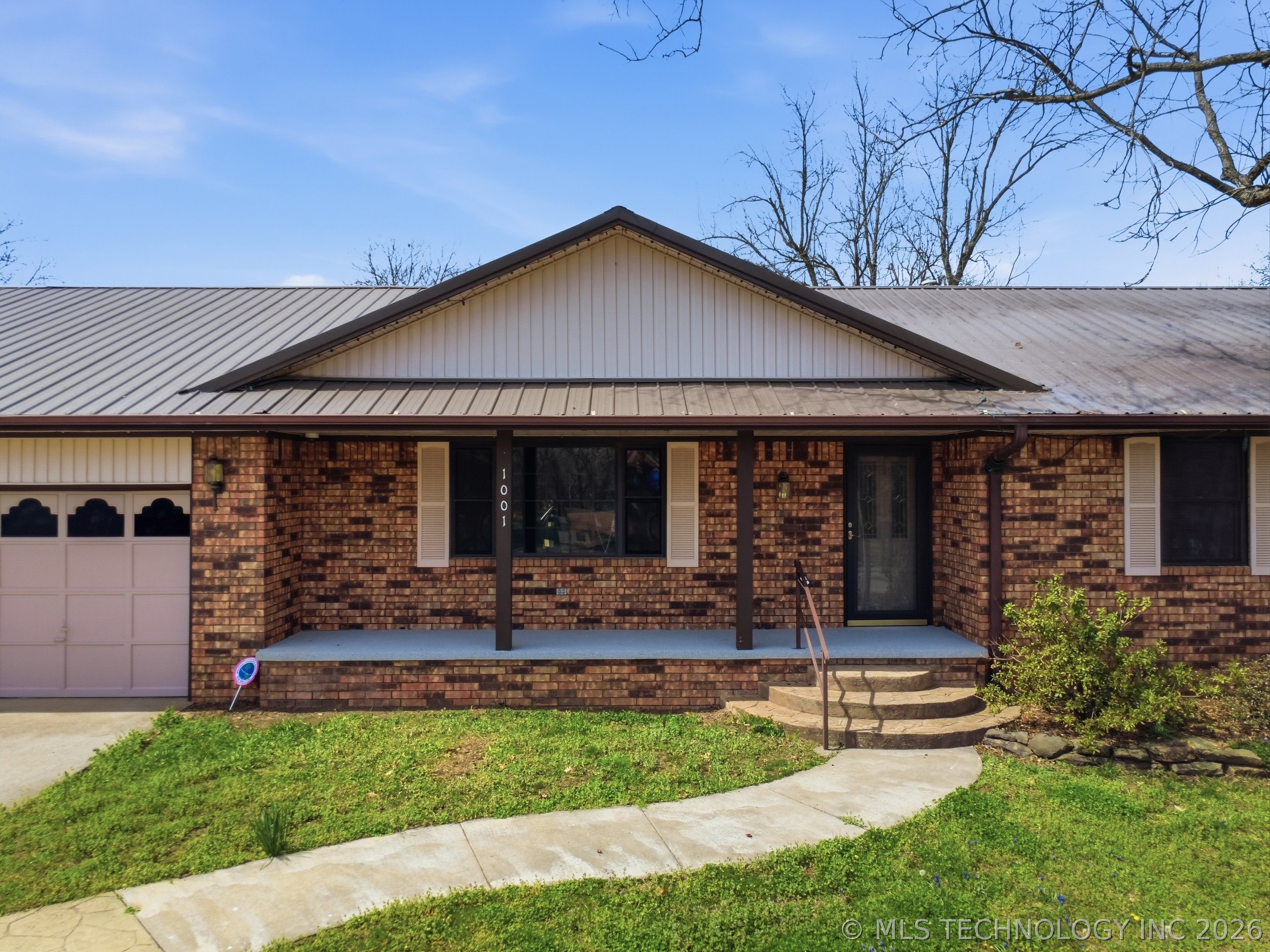 1001 N Hopi Street Property Photo 7