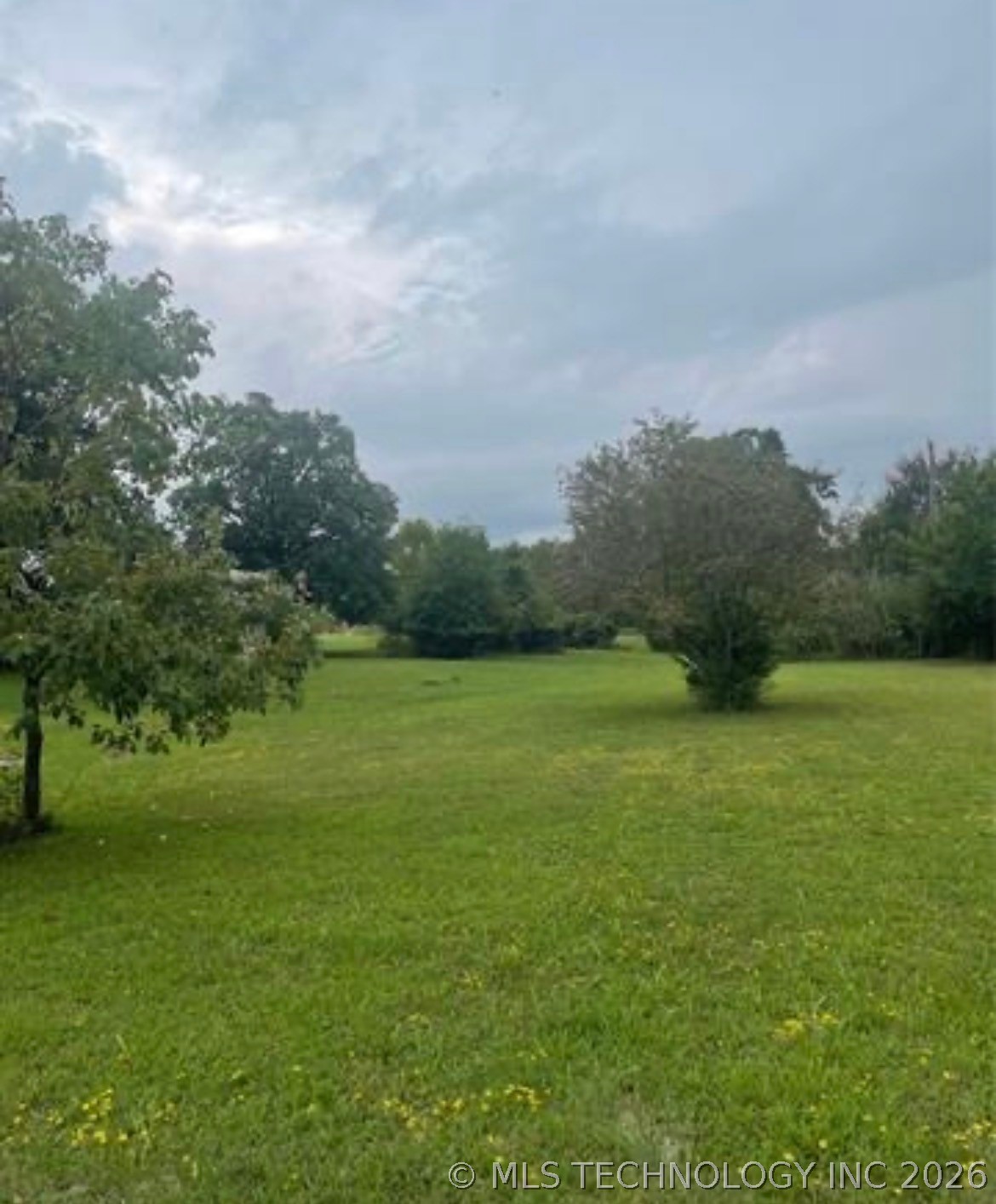 229 E Seminole Drive Property Photo 1