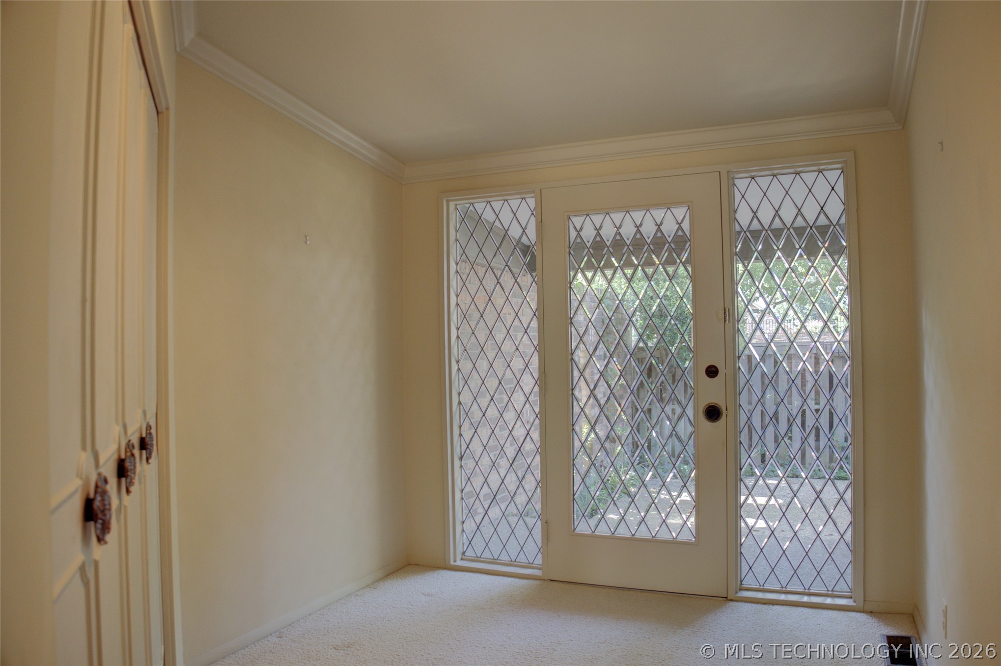 2112 E 59th Street B6 Property Photo 3