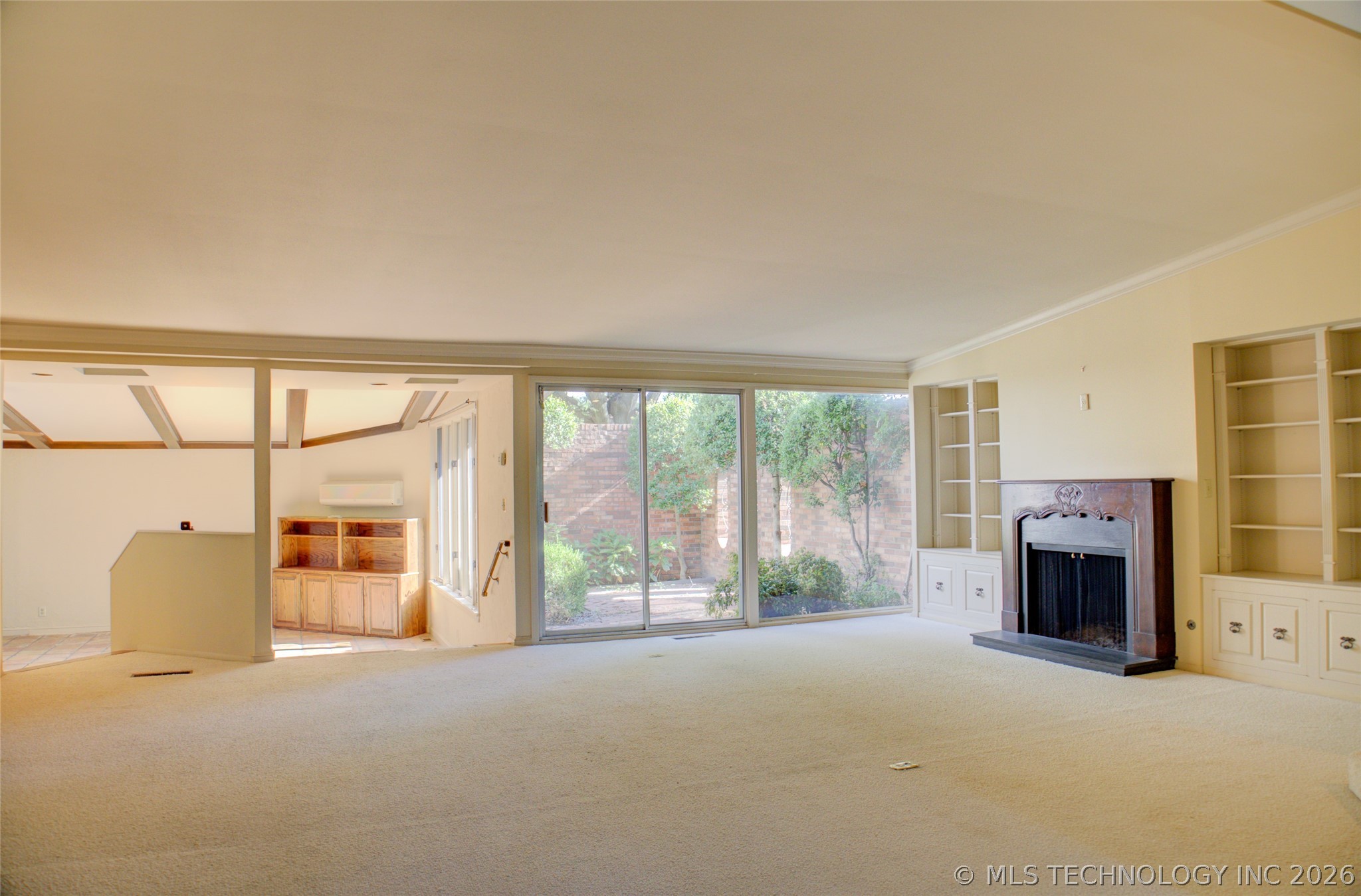 2112 E 59th Street B6 Property Photo 5