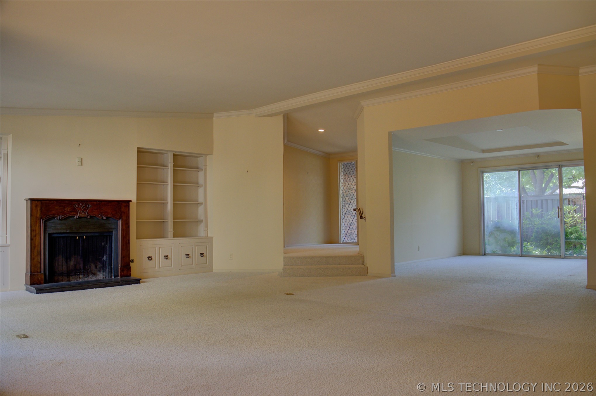 2112 E 59th Street B6 Property Photo 6