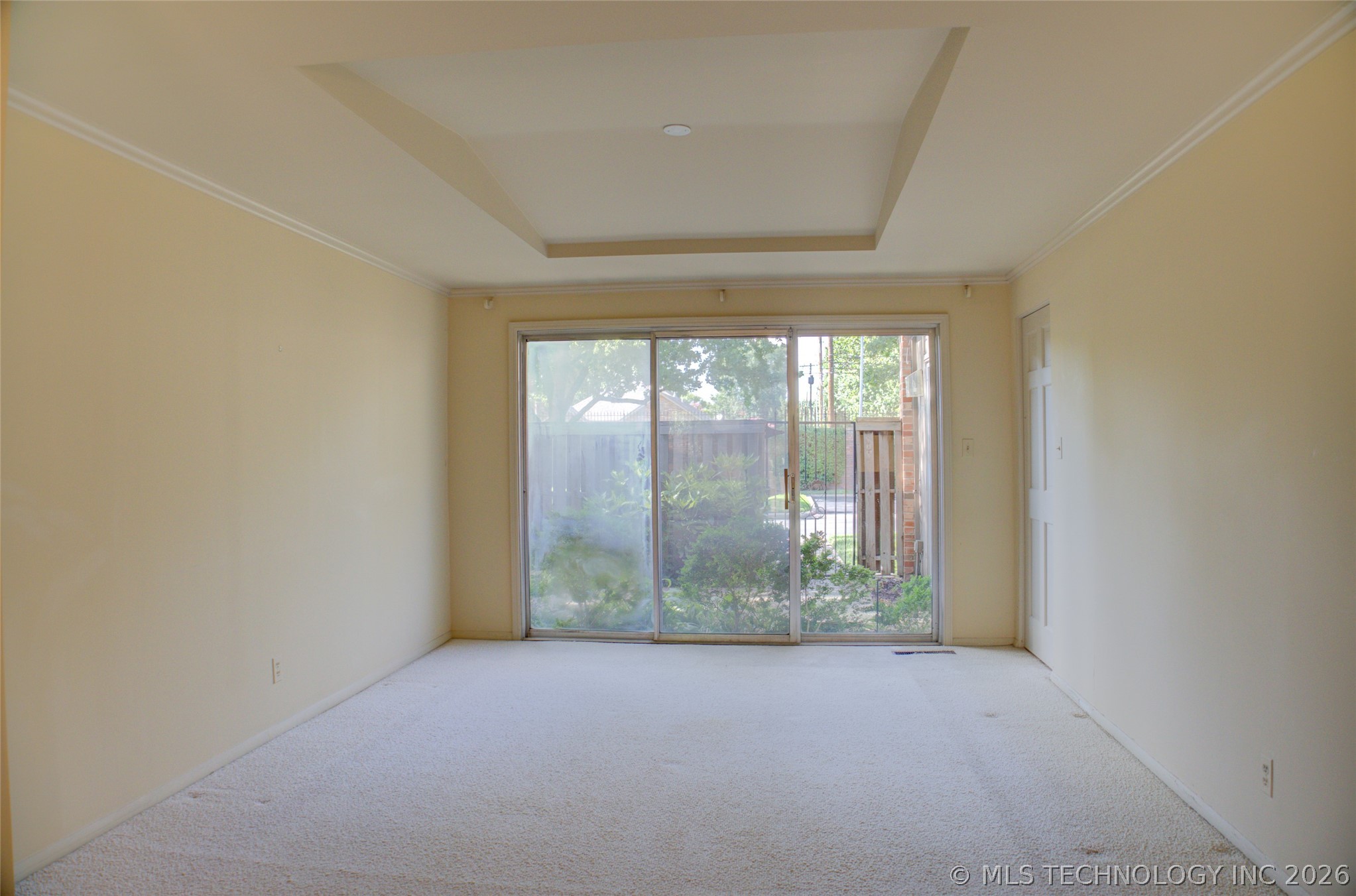 2112 E 59th Street B6 Property Photo 7