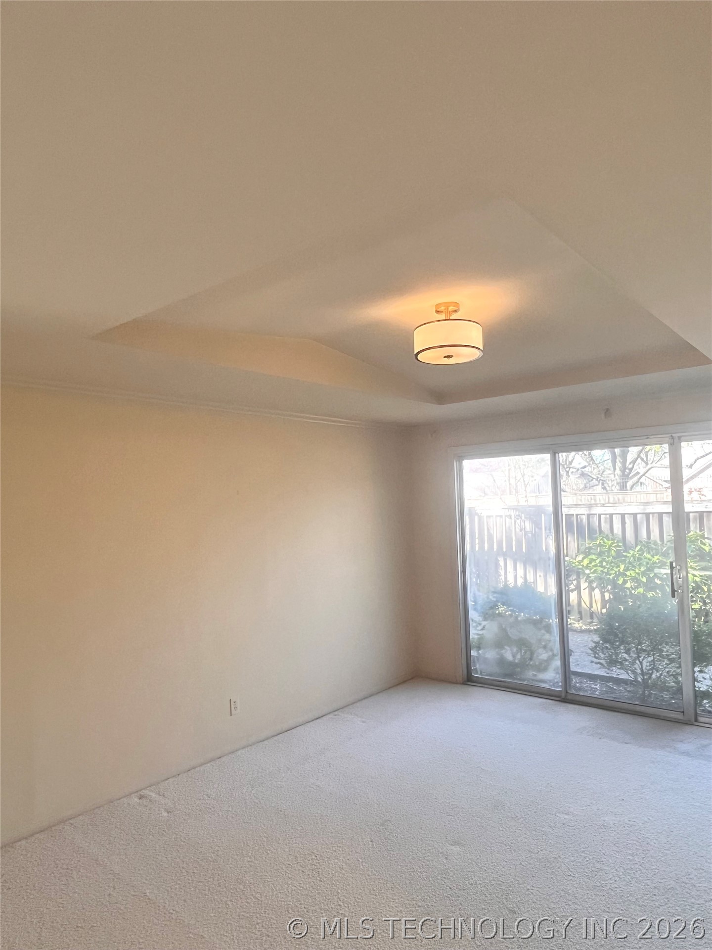 2112 E 59th Street B6 Property Photo 8