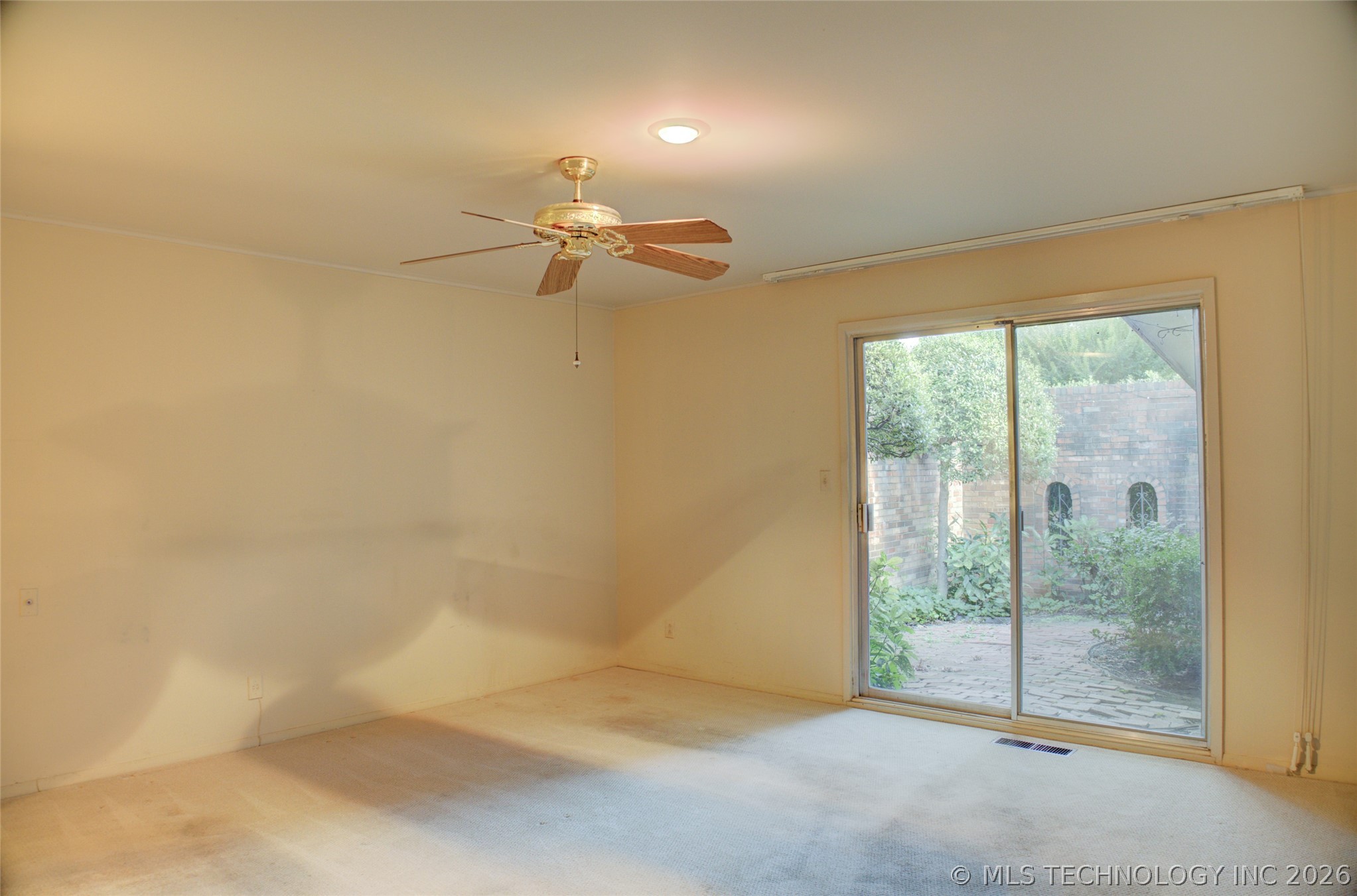 2112 E 59th Street B6 Property Photo 14