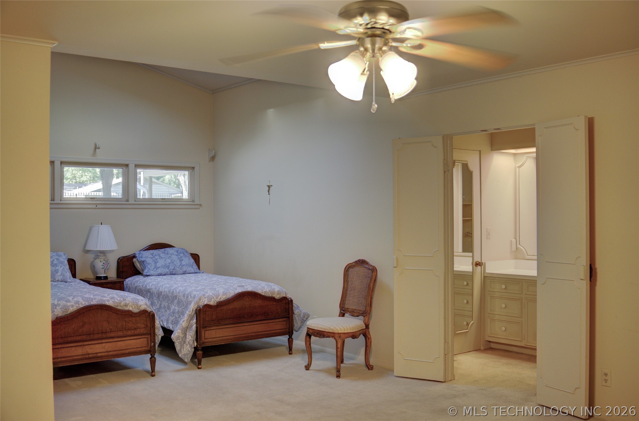 2112 E 59th Street B6 Property Photo 21