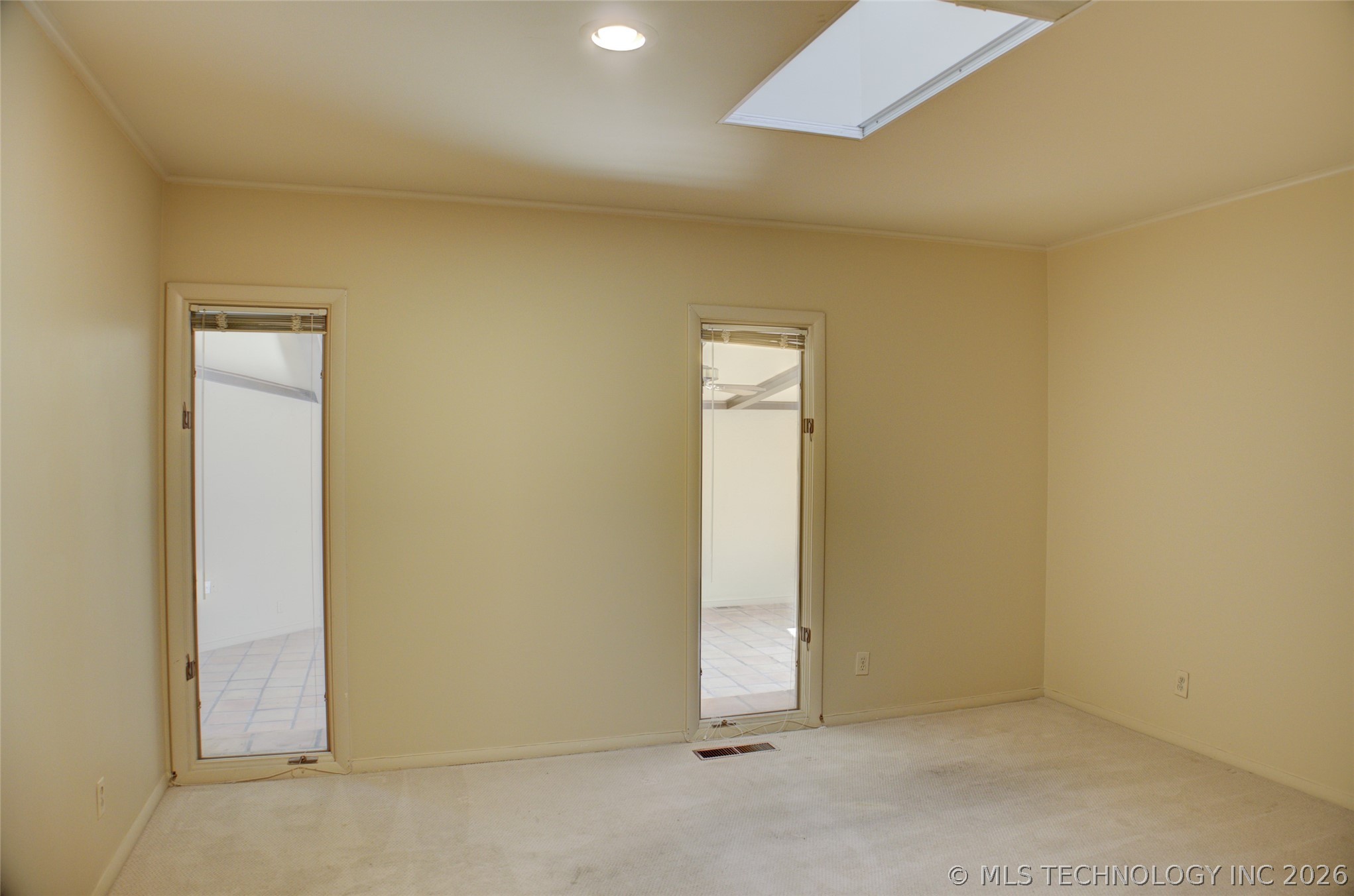 2112 E 59th Street B6 Property Photo 24