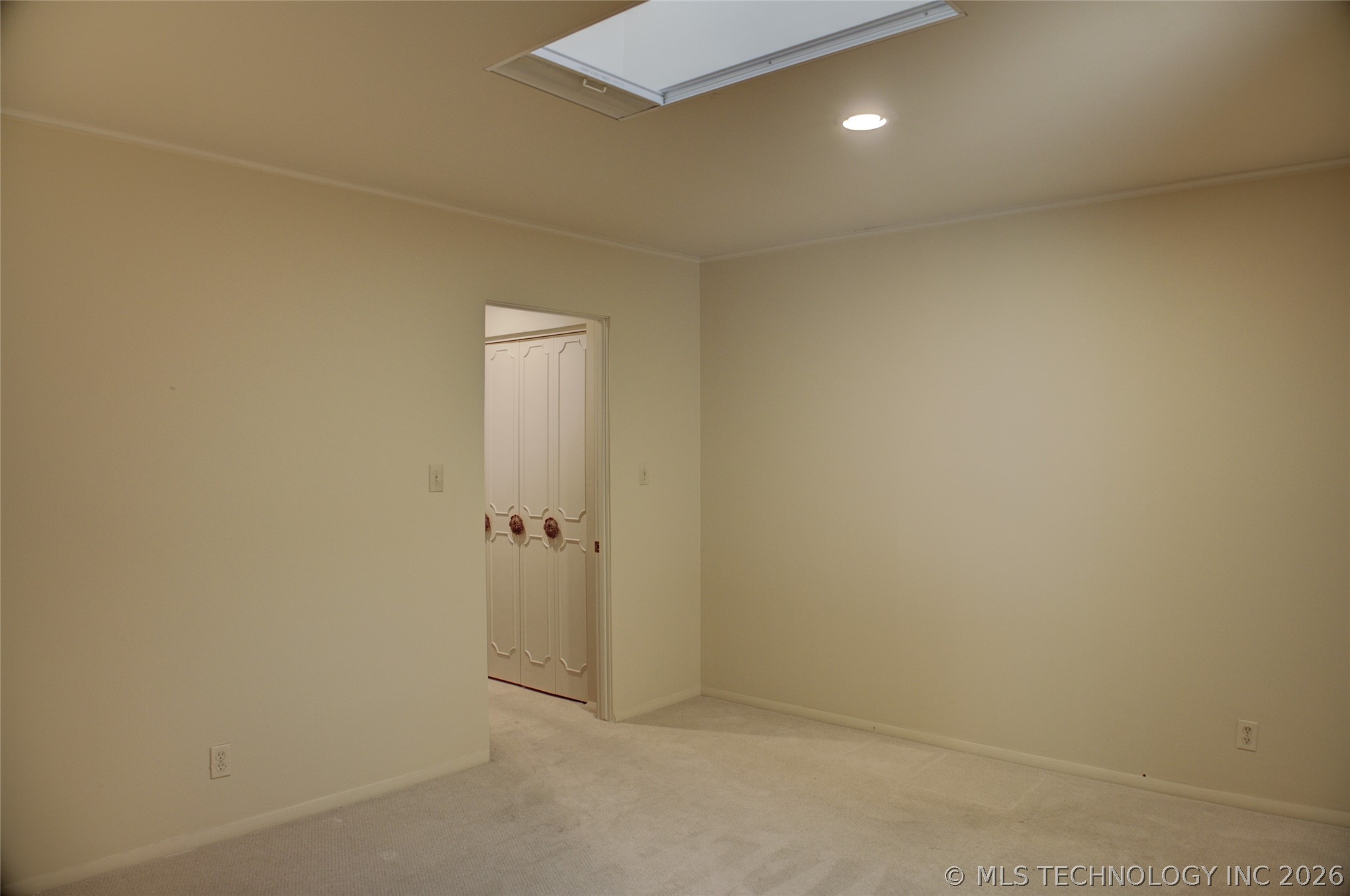 2112 E 59th Street B6 Property Photo 25