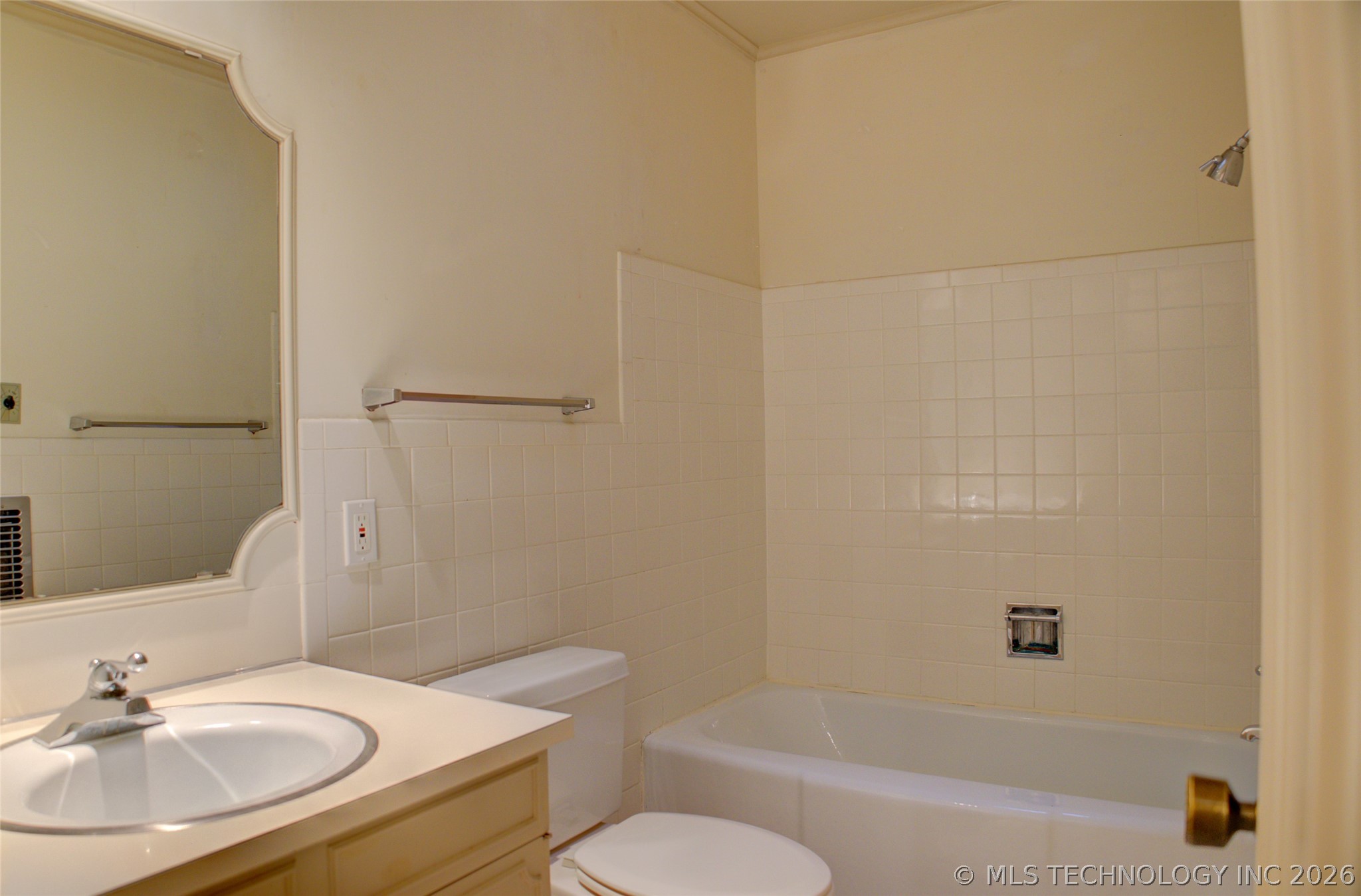 2112 E 59th Street B6 Property Photo 26