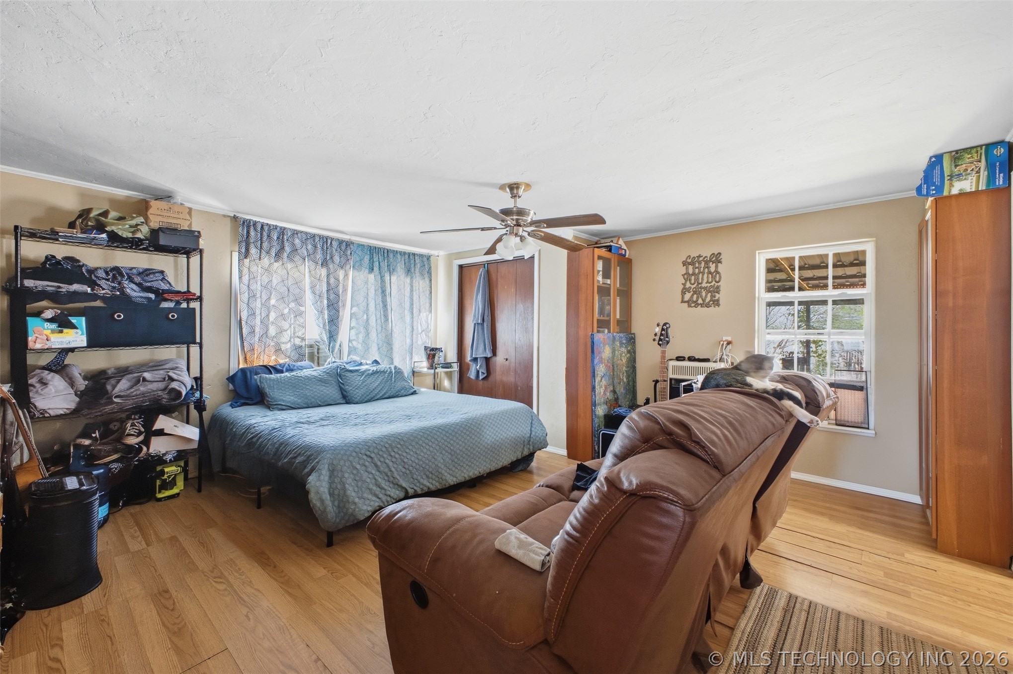 804 E Gardena Property Photo 12