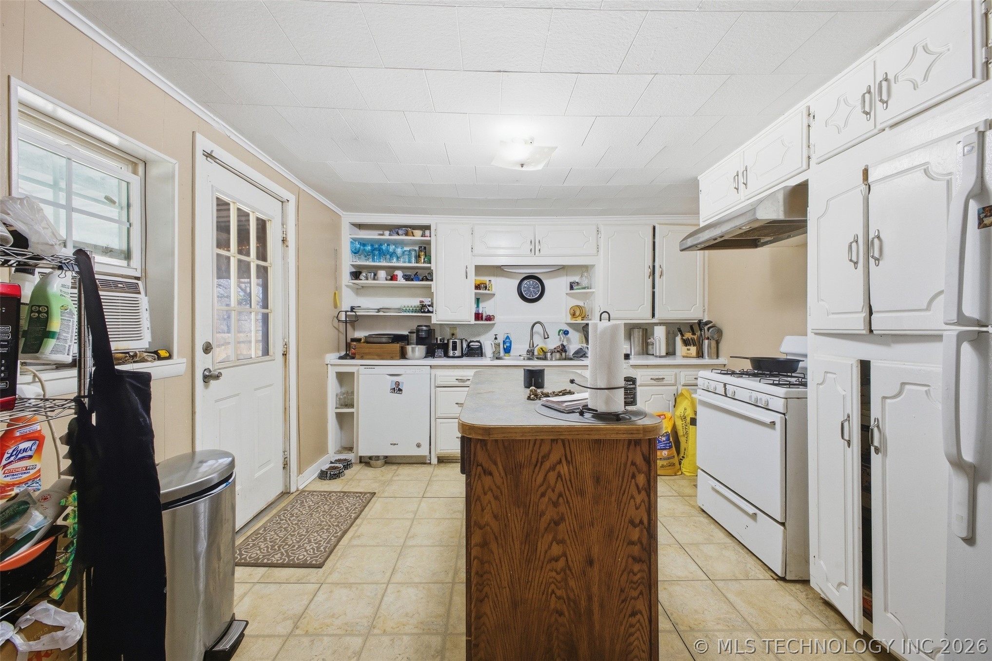 804 E Gardena Property Photo 14