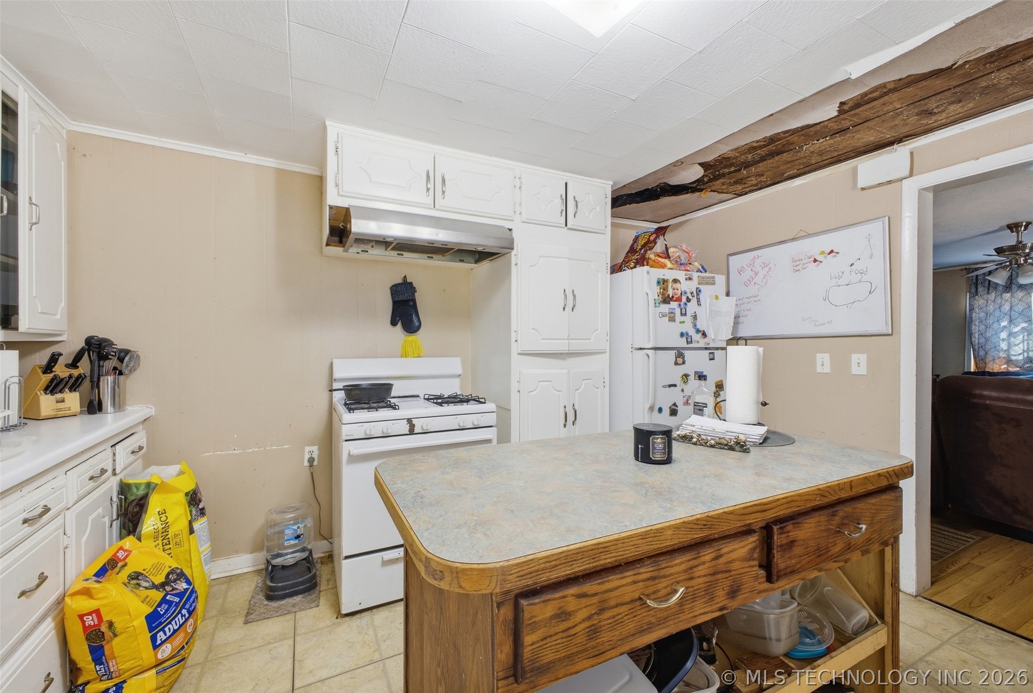 804 E Gardena Property Photo 16