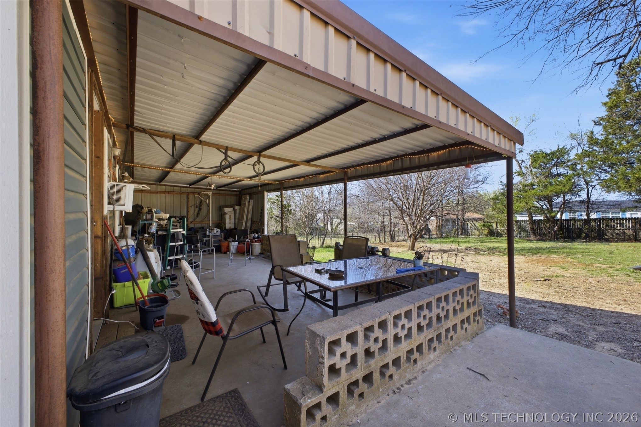 804 E Gardena Property Photo 17