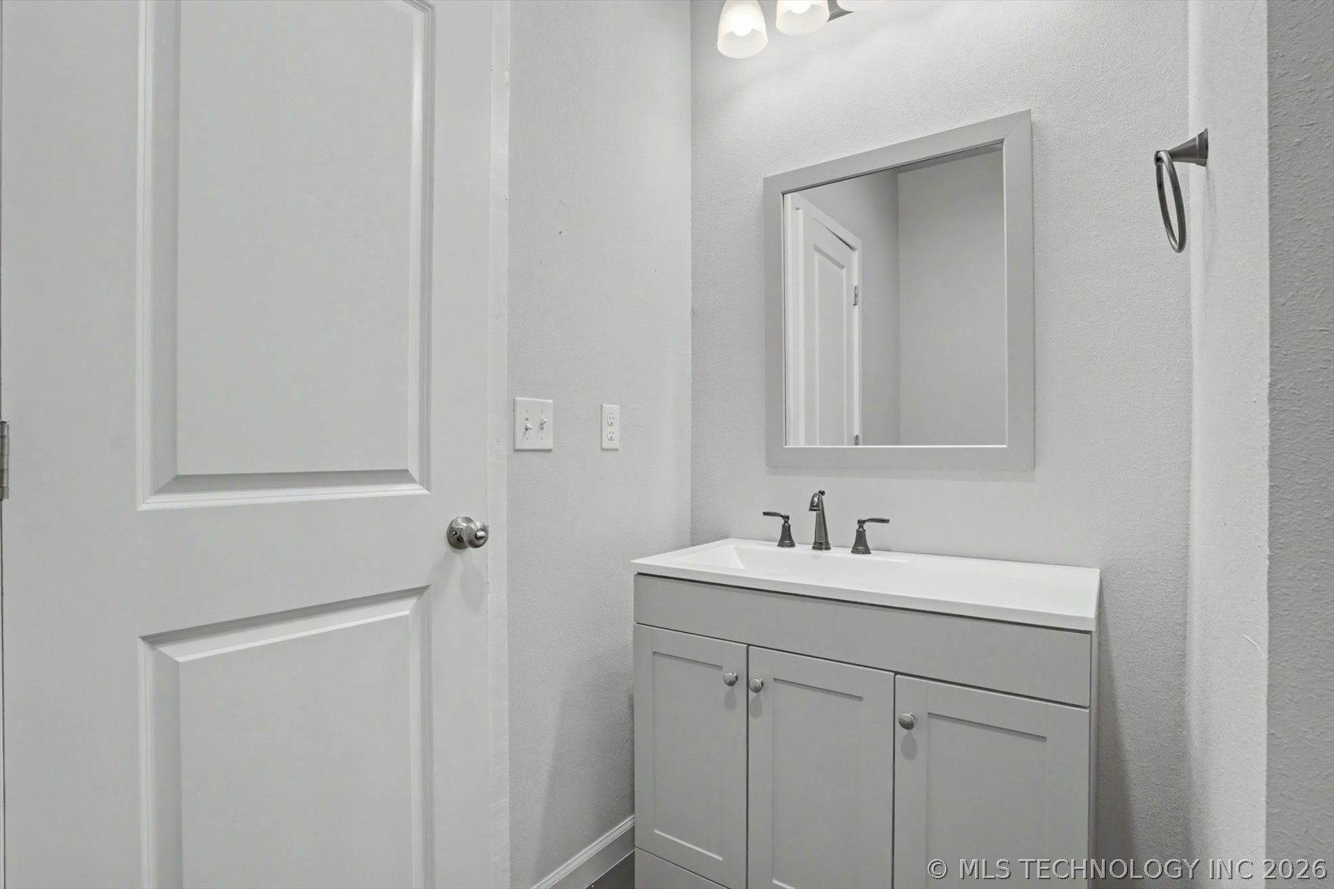 4916 Charles Page Boulevard Property Photo 21