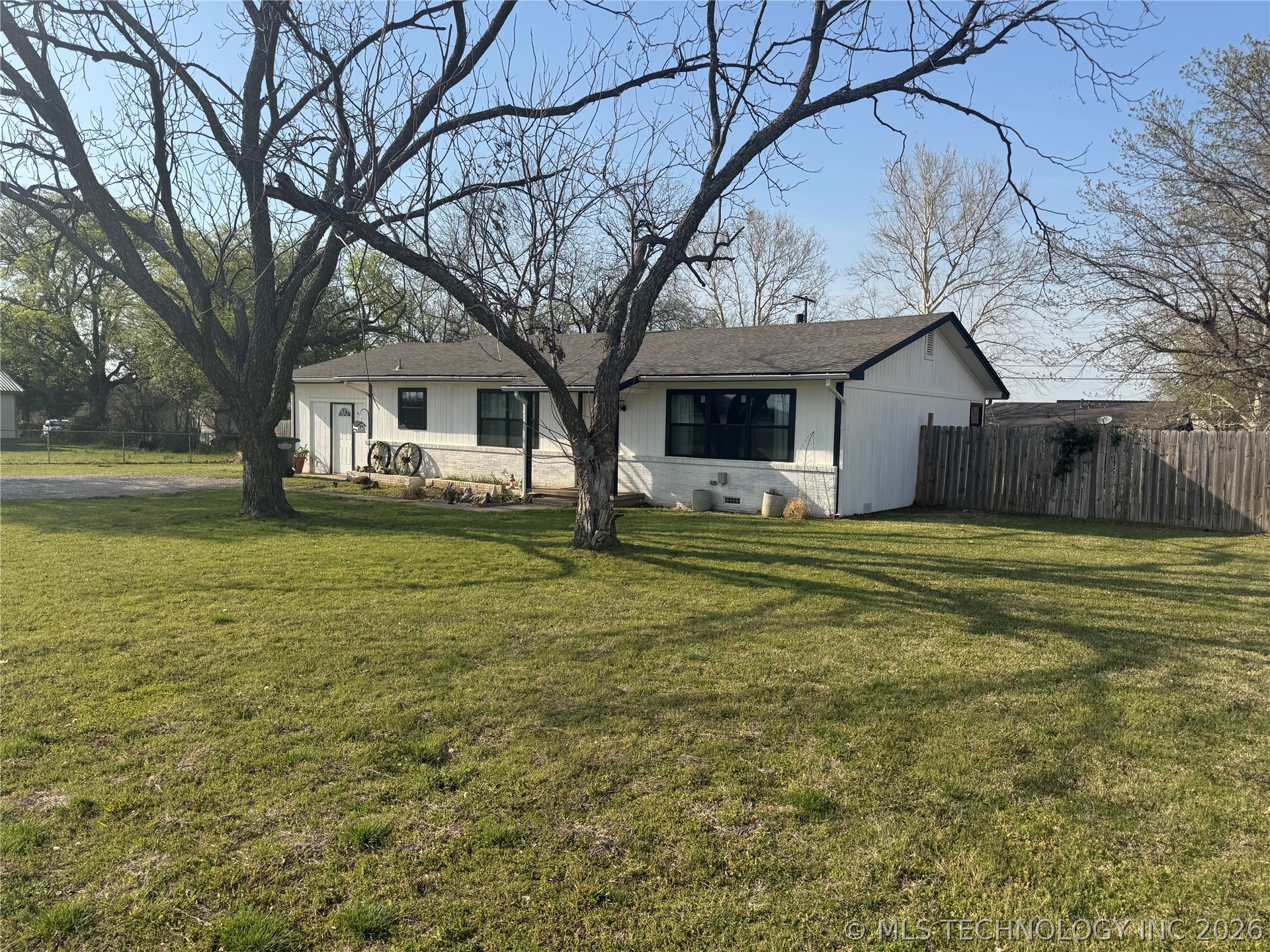 608 Mayall Property Photo 1