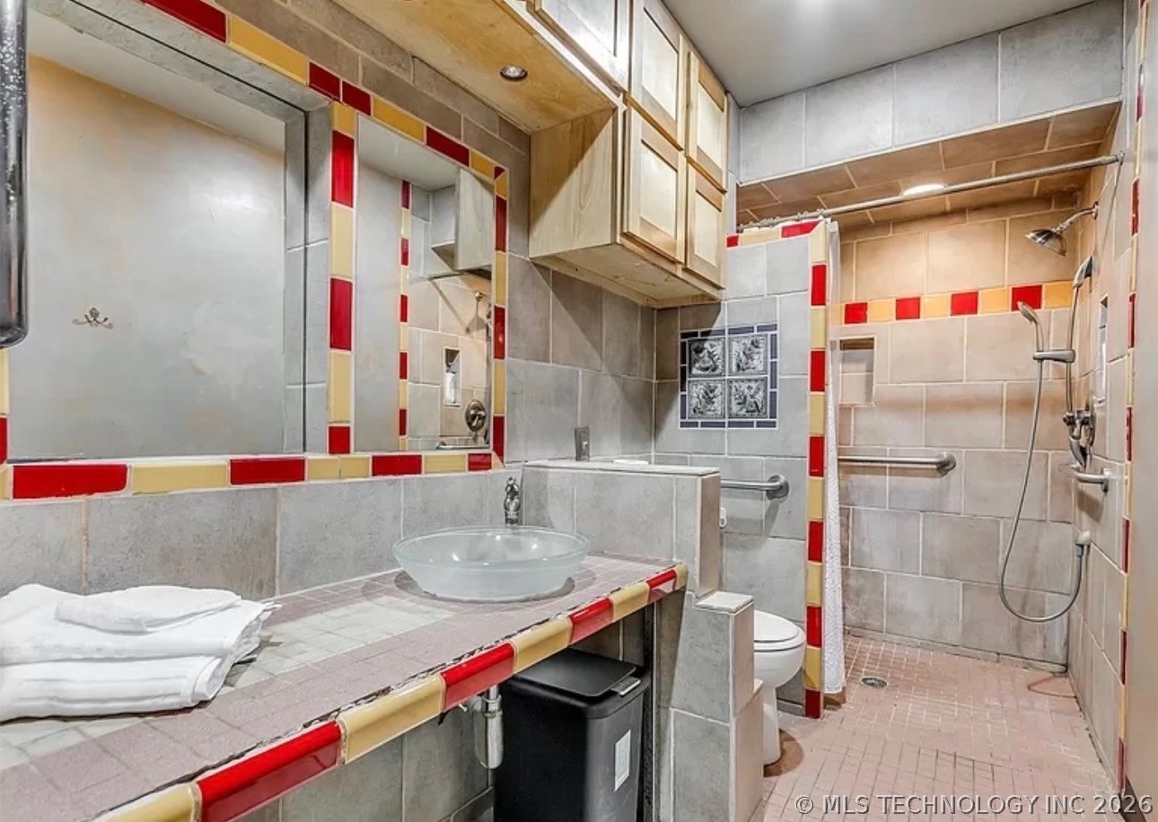 2929 W 66th Street S Property Photo 9